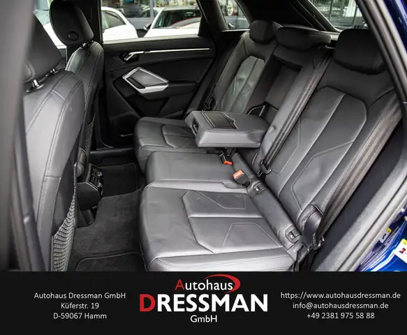 Audi Q3 view 12