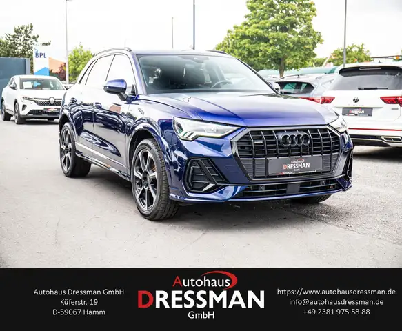 Audi Q3 view 3
