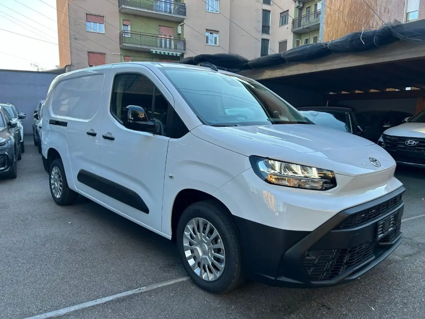 Toyota Proace City 1.5D 100 CV PL 4p. Comfort PASSO LUNGO Bianco - 2