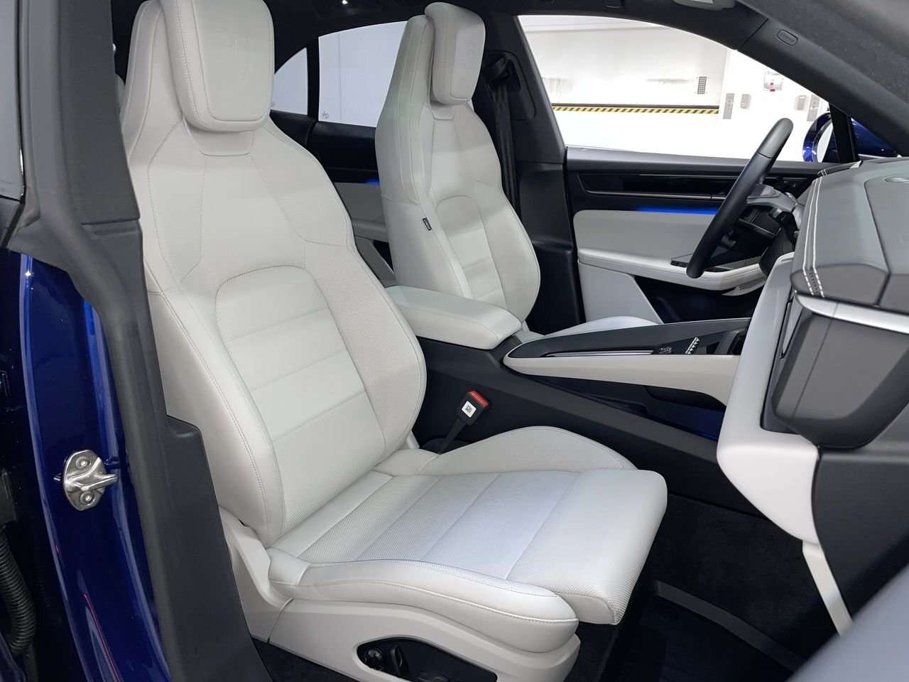 2024 Porsche Macan Electric 4 AWD | Local, No Accidents, 1 Owner | thumb 33
