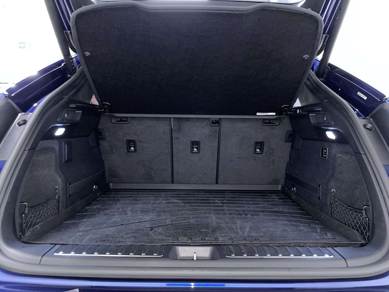 2024 Porsche Macan Electric 4 AWD | Local, No Accidents, 1 Owner | thumb 32