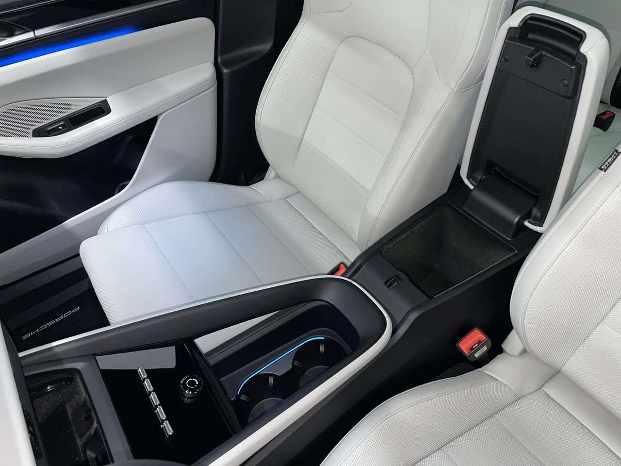 2024 Porsche Macan Electric 4 AWD | Local, No Accidents, 1 Owner | thumb 29