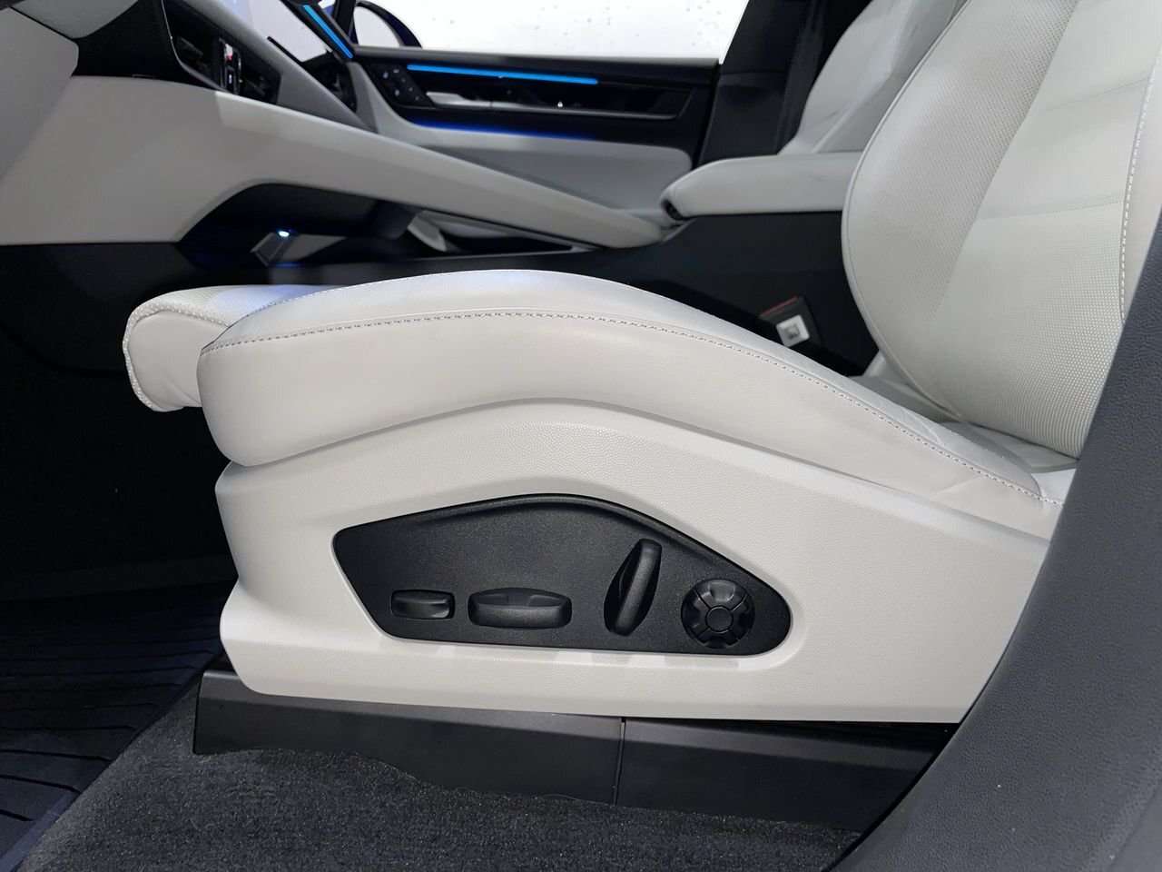 2024 Porsche Macan Electric 4 AWD | Local, No Accidents, 1 Owner | thumb 20