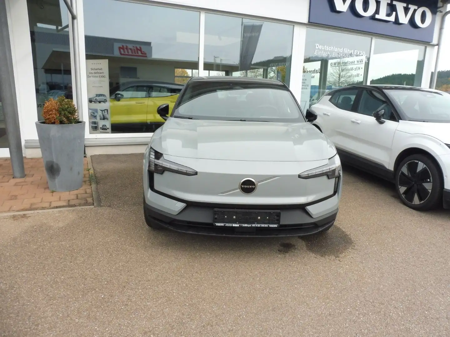 Volvo EX30 Plus 2WD Pure Electric, AK Gri - 2