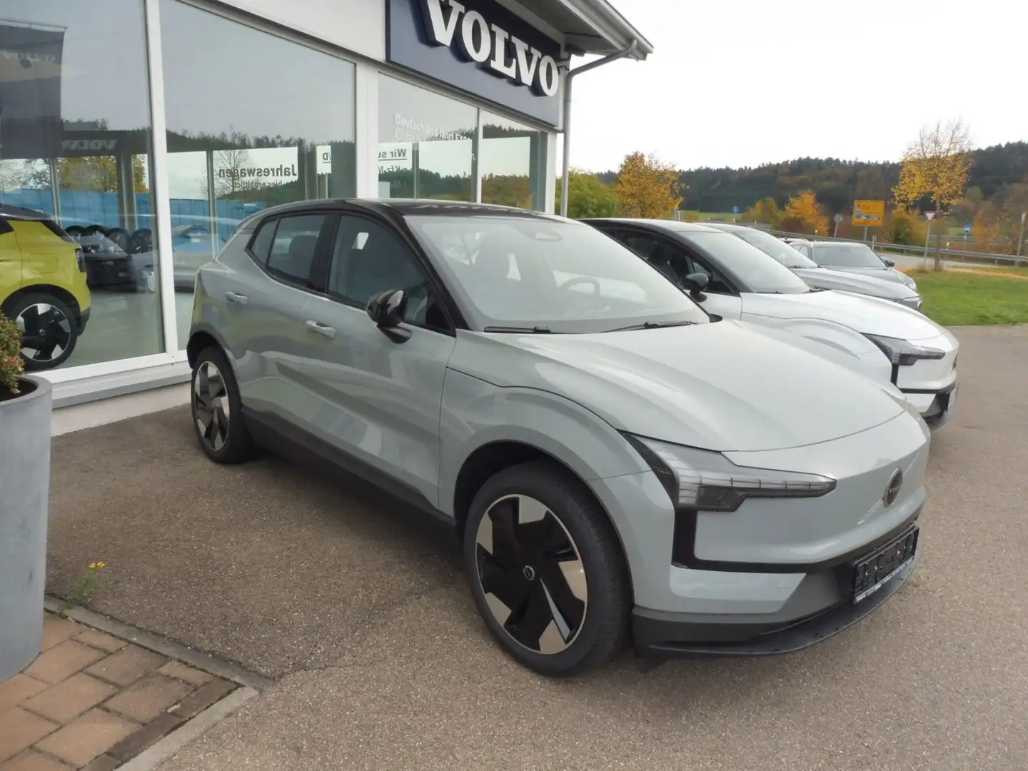 Volvo EX30 Plus 2WD Pure Electric, AK Gri - 1