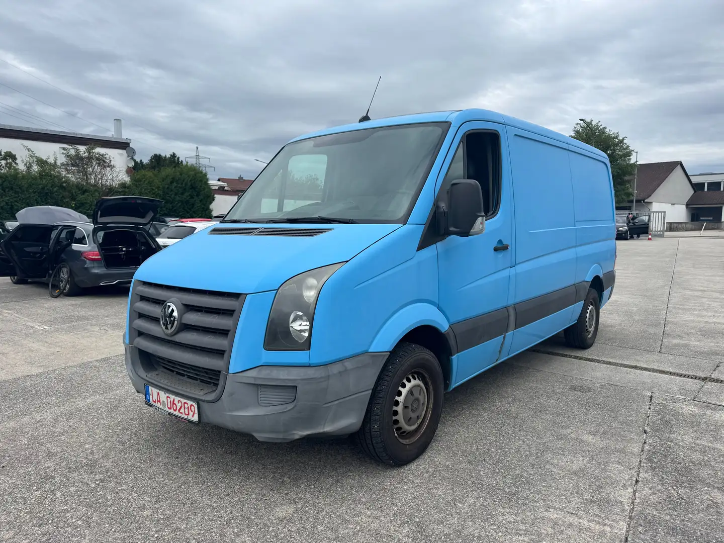 Volkswagen Crafter 35 mittel L2H1 Blau - 1