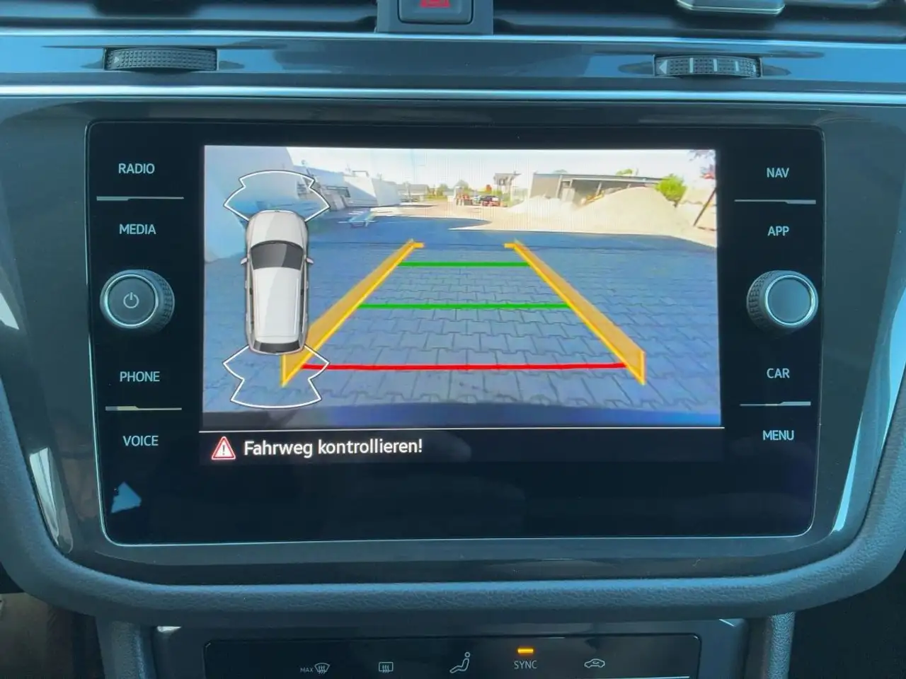 Volkswagen Tiguan 2.0 TDI DSG LIFE 5JG+LED+NAVI+APP+ACC+RFK, миниатюра 17