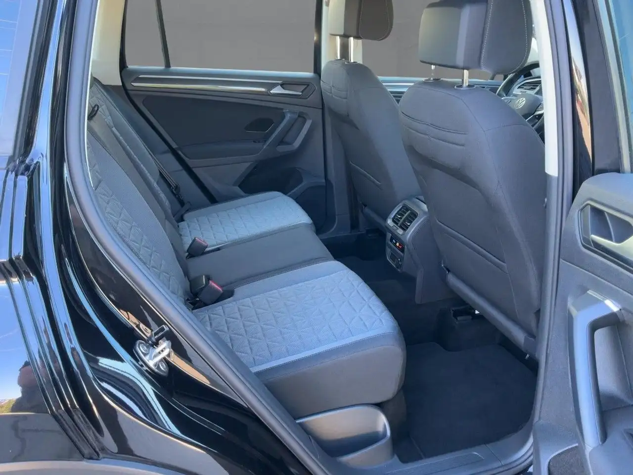 Volkswagen Tiguan 2.0 TDI DSG LIFE 5JG+LED+NAVI+APP+ACC+RFK, миниатюра 13