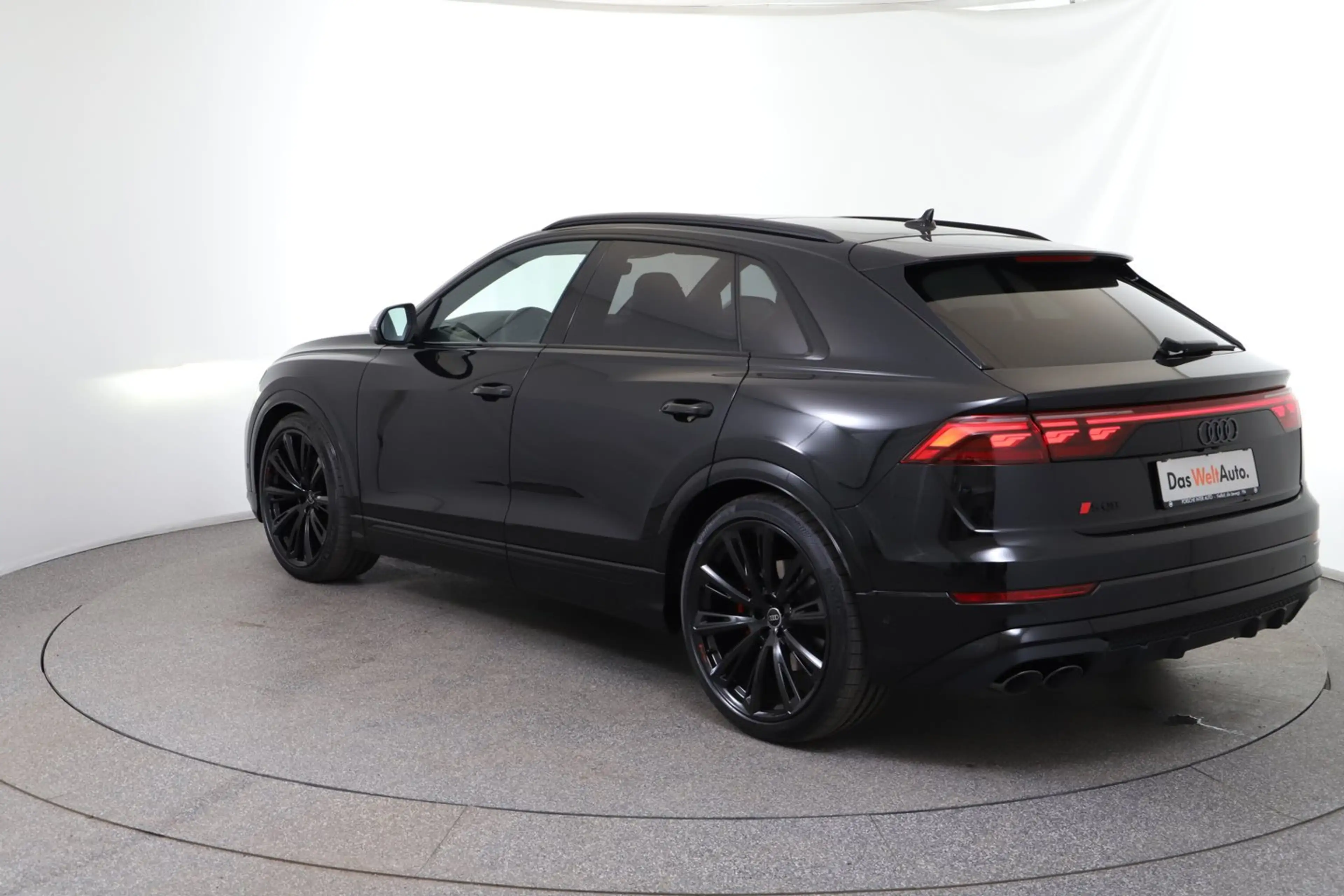 Audi SQ8 TFSI quattro — photo 3