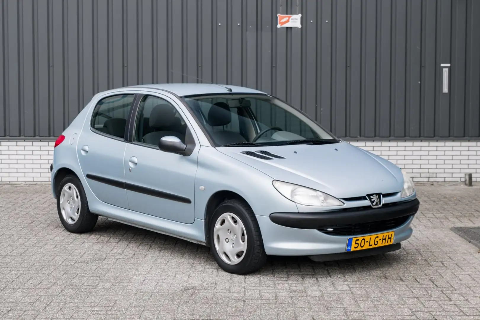 Peugeot 206 1.4 X-line*5-Deurs*Lage KM* Grau - 2