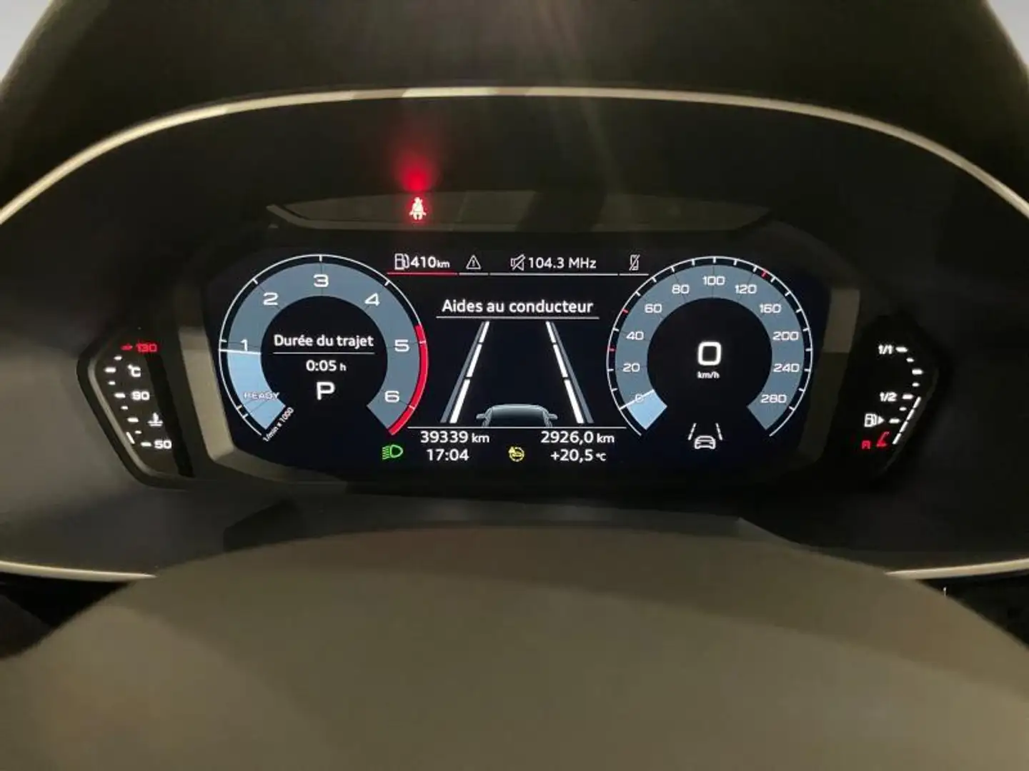 Audi Q3 2.0 TDI ADVANCED Grau - 2