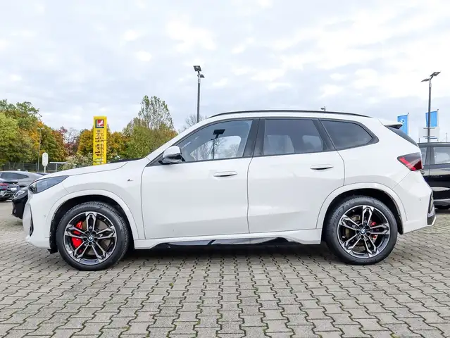 BMW X1 view 3