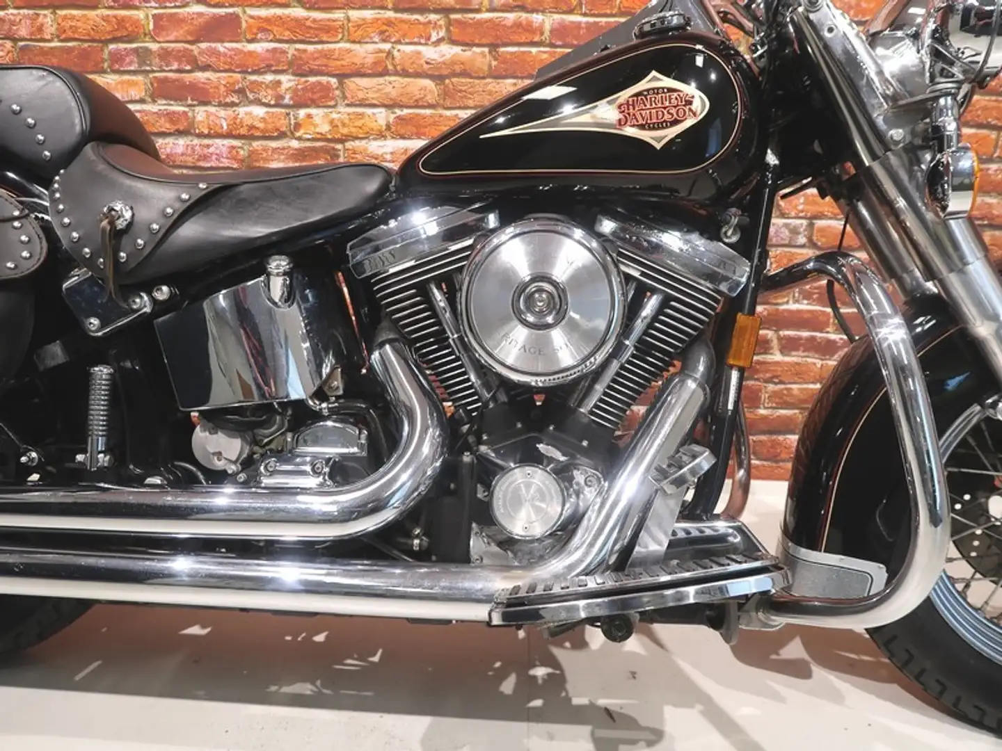 Harley-Davidson Heritage FLSTC Classic 1340 Zwart - 2