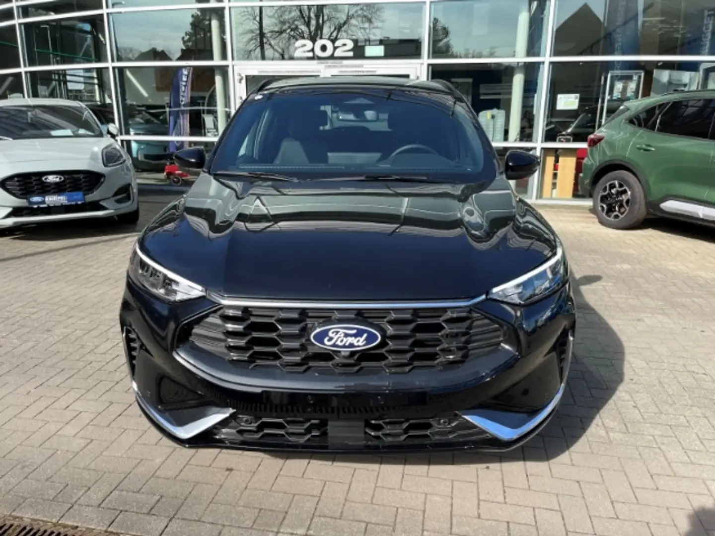 Ford Kuga Hybrid ST-Line X 2.5 Duratec FHEV B & O 360 Kamera Zwart - 2