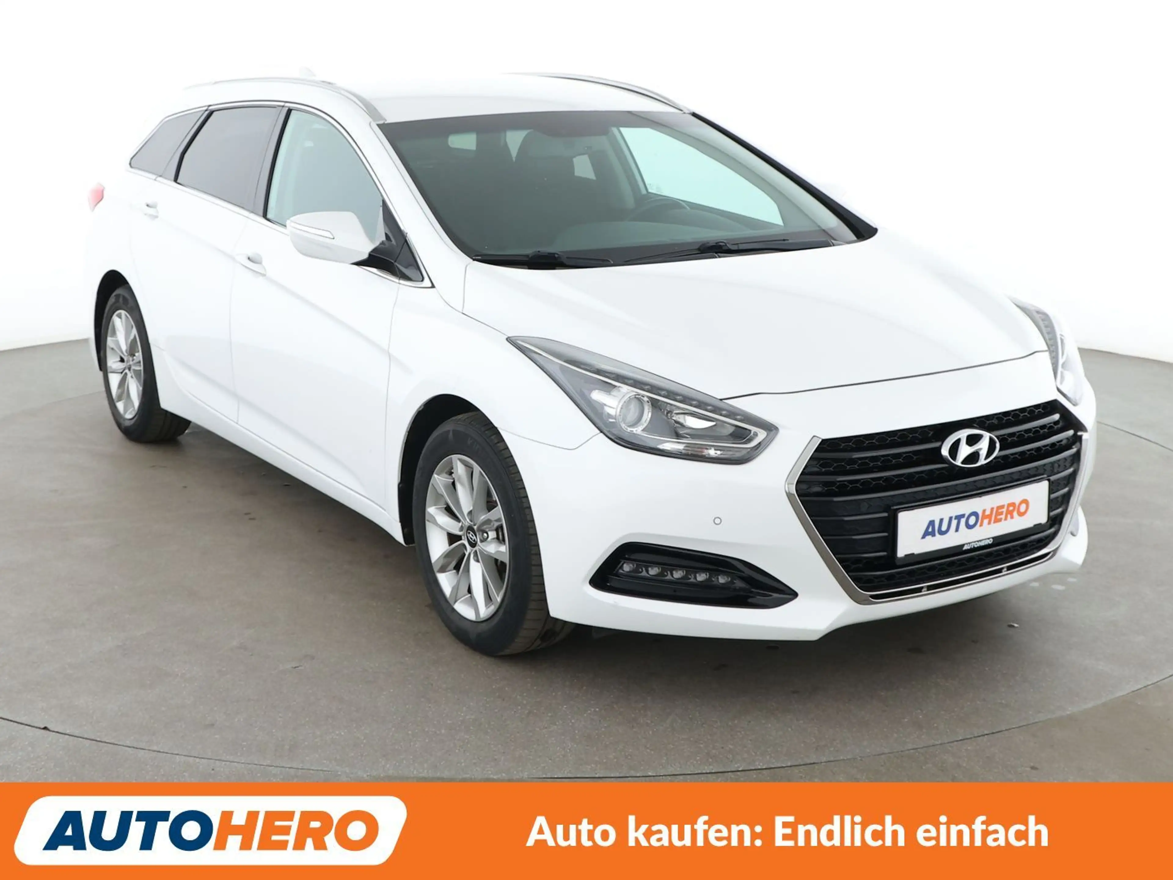 Hyundai i40 1.6 Trend Blue *NAVI*CAM*TEMPO*SHZ*ALU*KLIMA* — photo 8