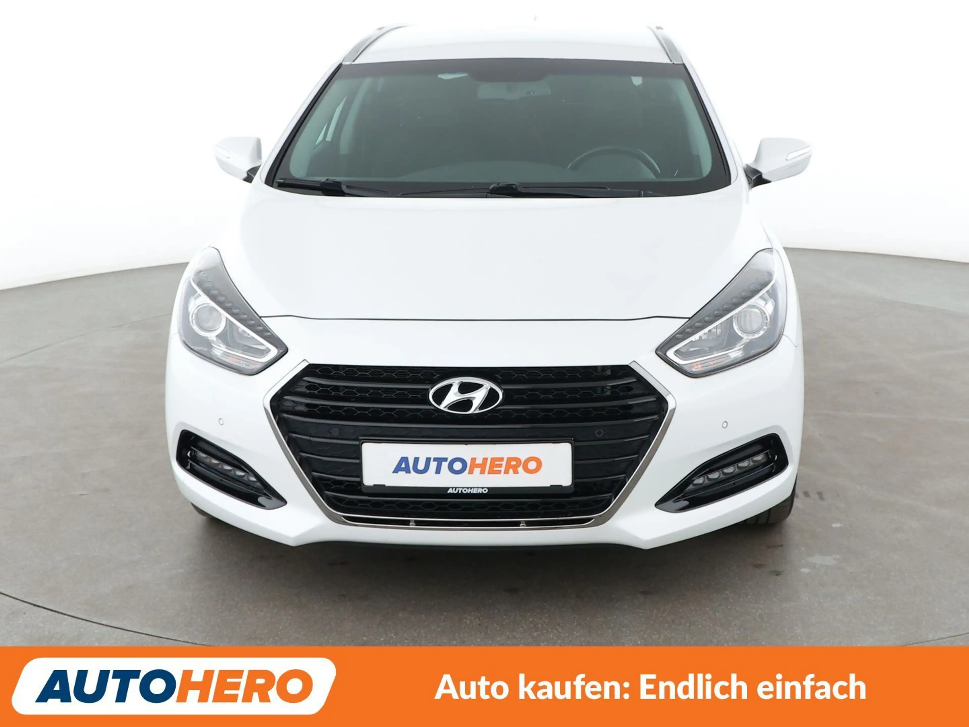 Hyundai i40 1.6 Trend Blue *NAVI*CAM*TEMPO*SHZ*ALU*KLIMA* — photo 9