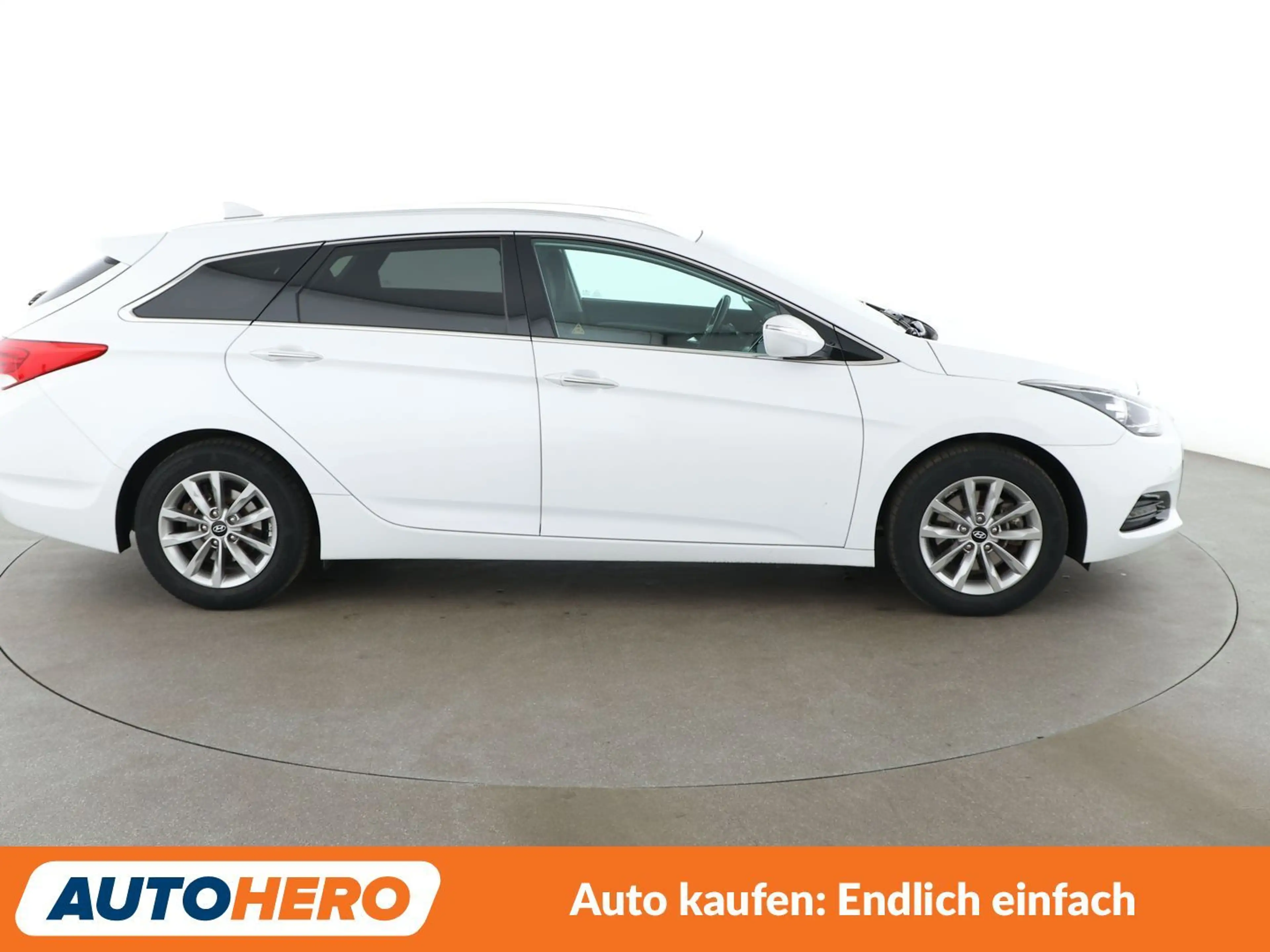 Hyundai i40 1.6 Trend Blue *NAVI*CAM*TEMPO*SHZ*ALU*KLIMA* — photo 7