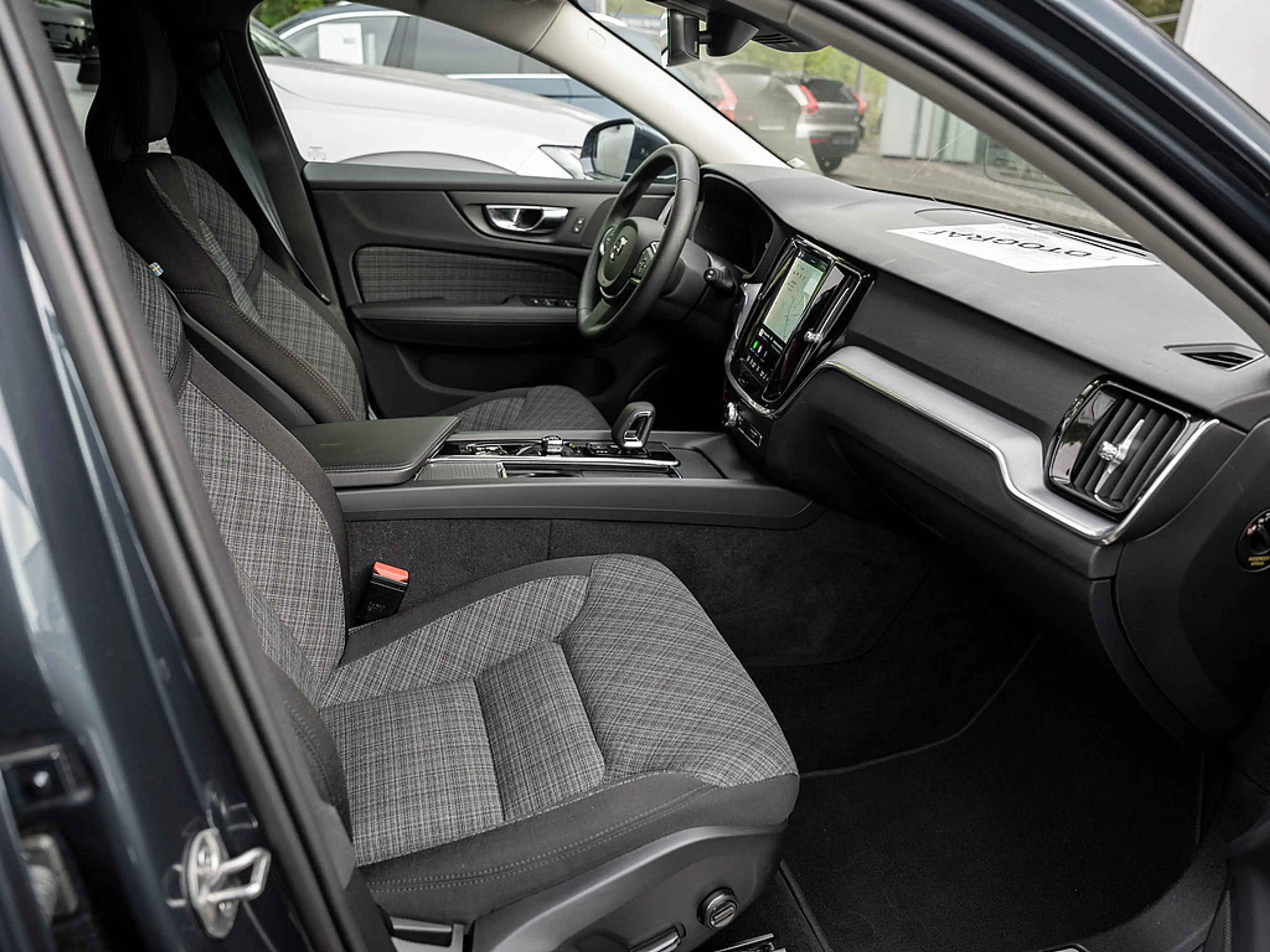 Volvo V60 B3 Core STANDHEIZUNG ACC KAMERA LED — photo 2