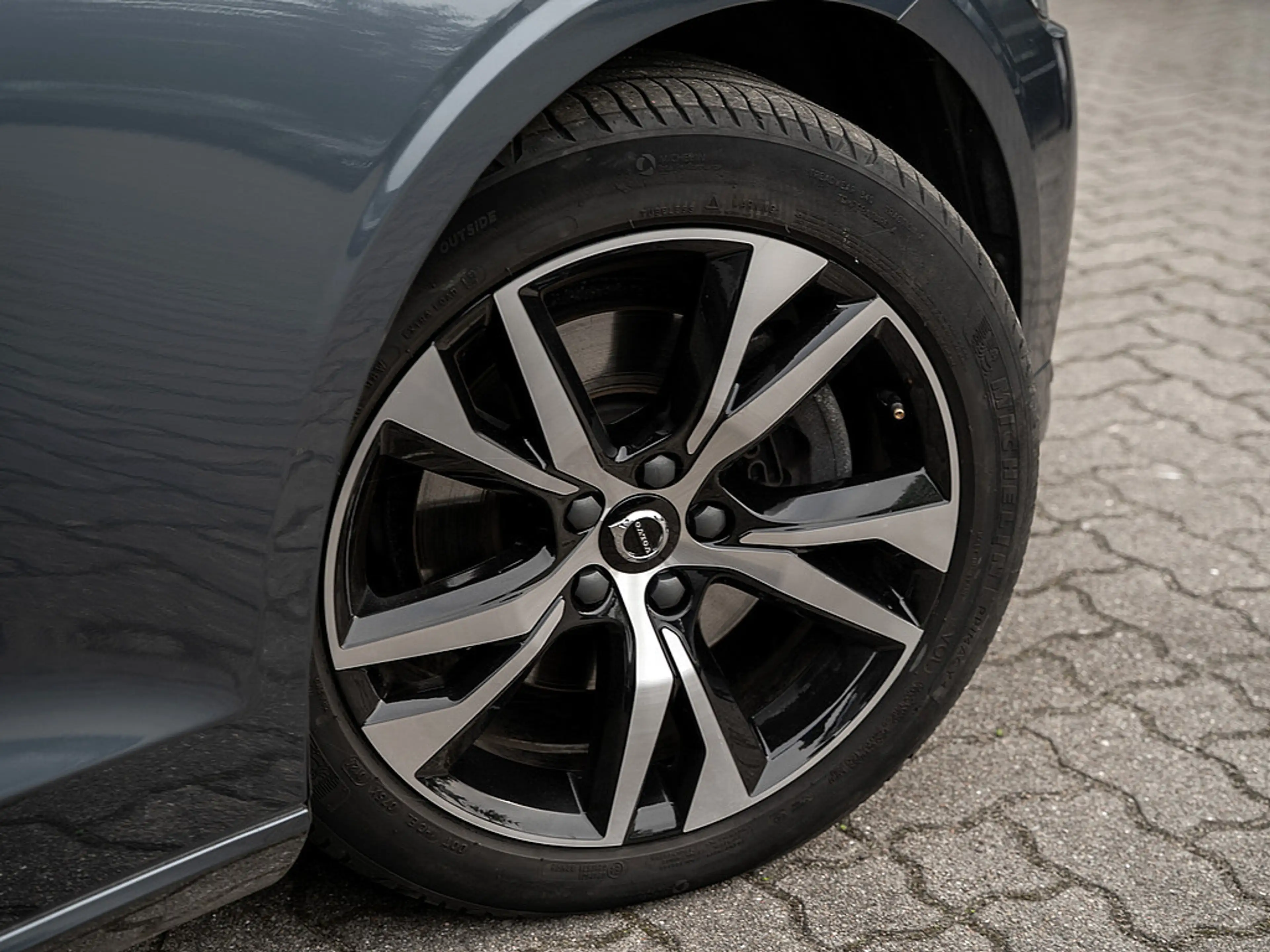 Volvo V60 B3 Core STANDHEIZUNG ACC KAMERA LED — photo 5