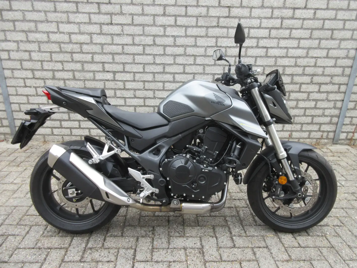 Honda CB 750 HORNET Grijs - 1