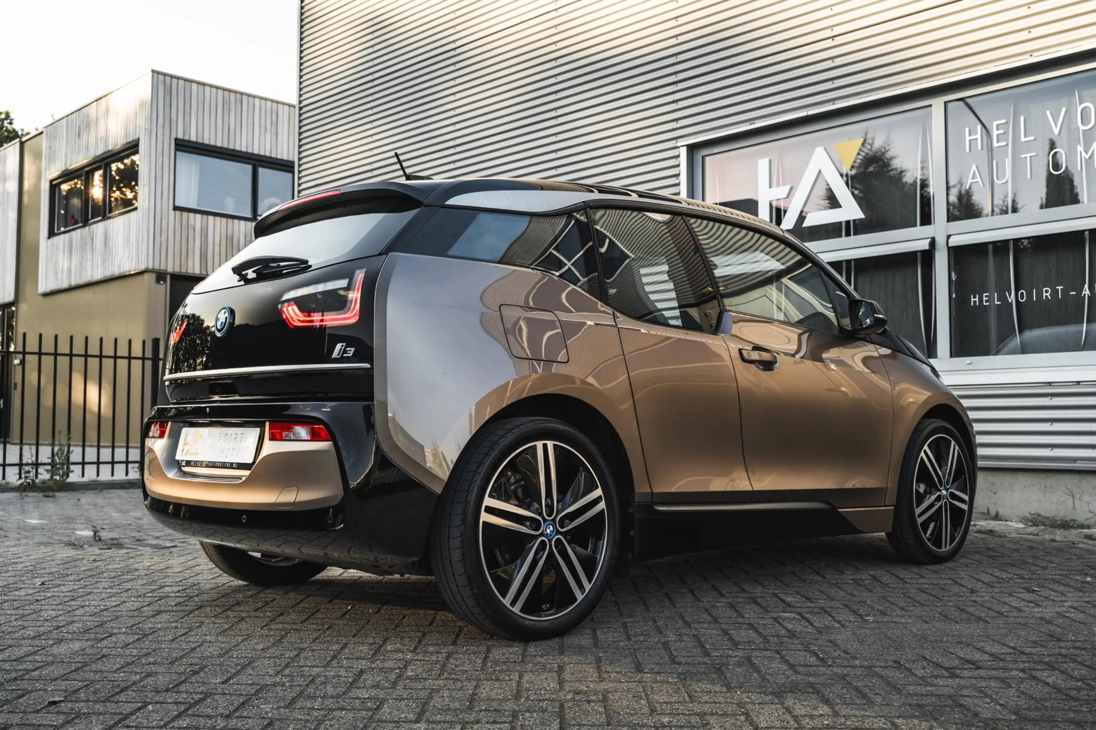 BMW i3 Executive Edition 120Ah 42 kWh | CAMERA | W-pomp | — photo 17