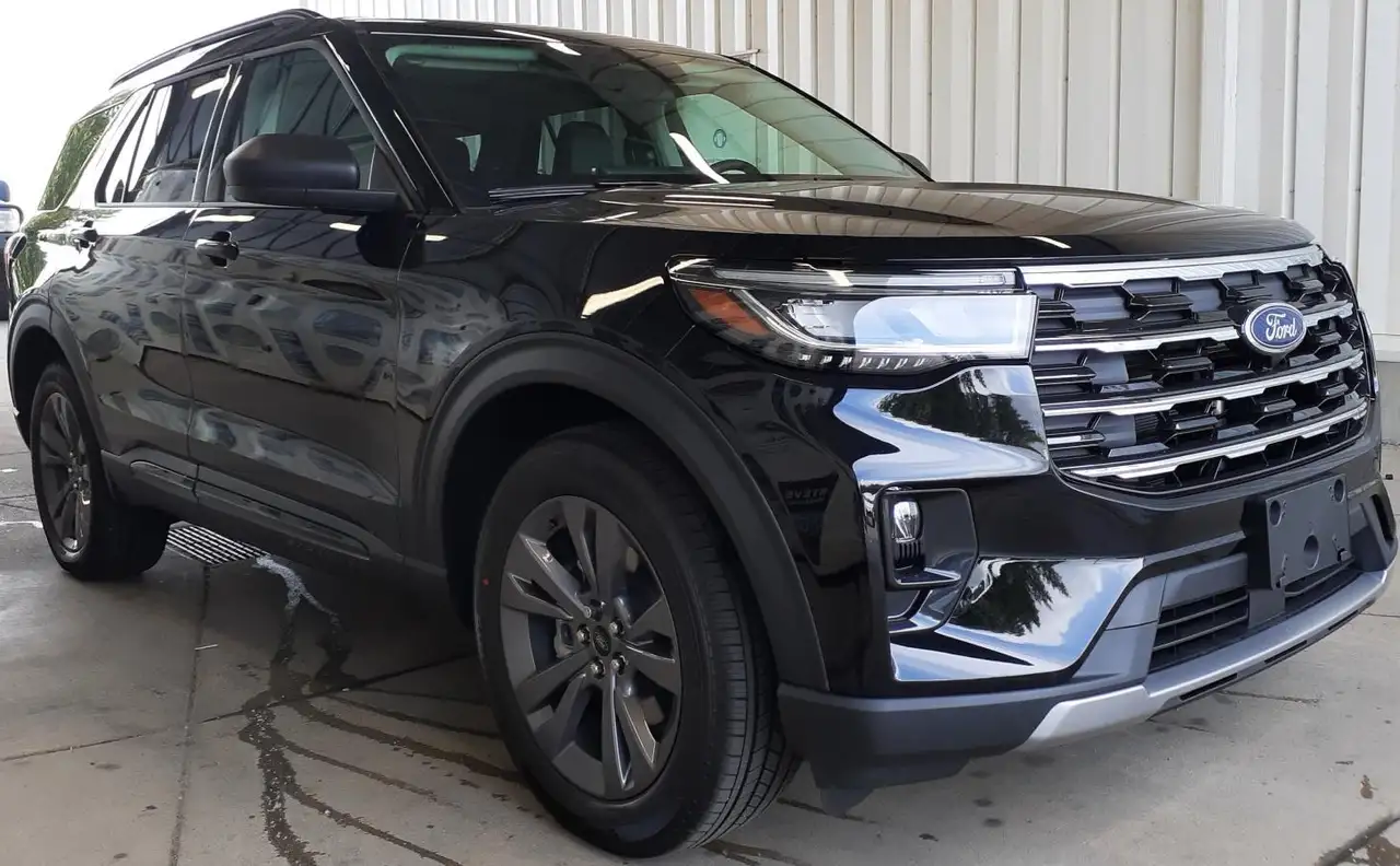 Ford Explorer снимка Ford Explorer