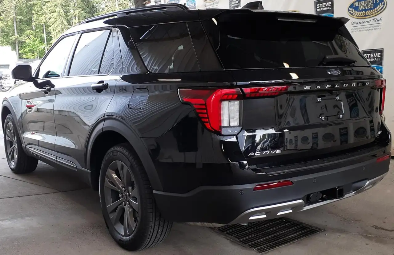 Ford Explorer снимка Ford Explorer