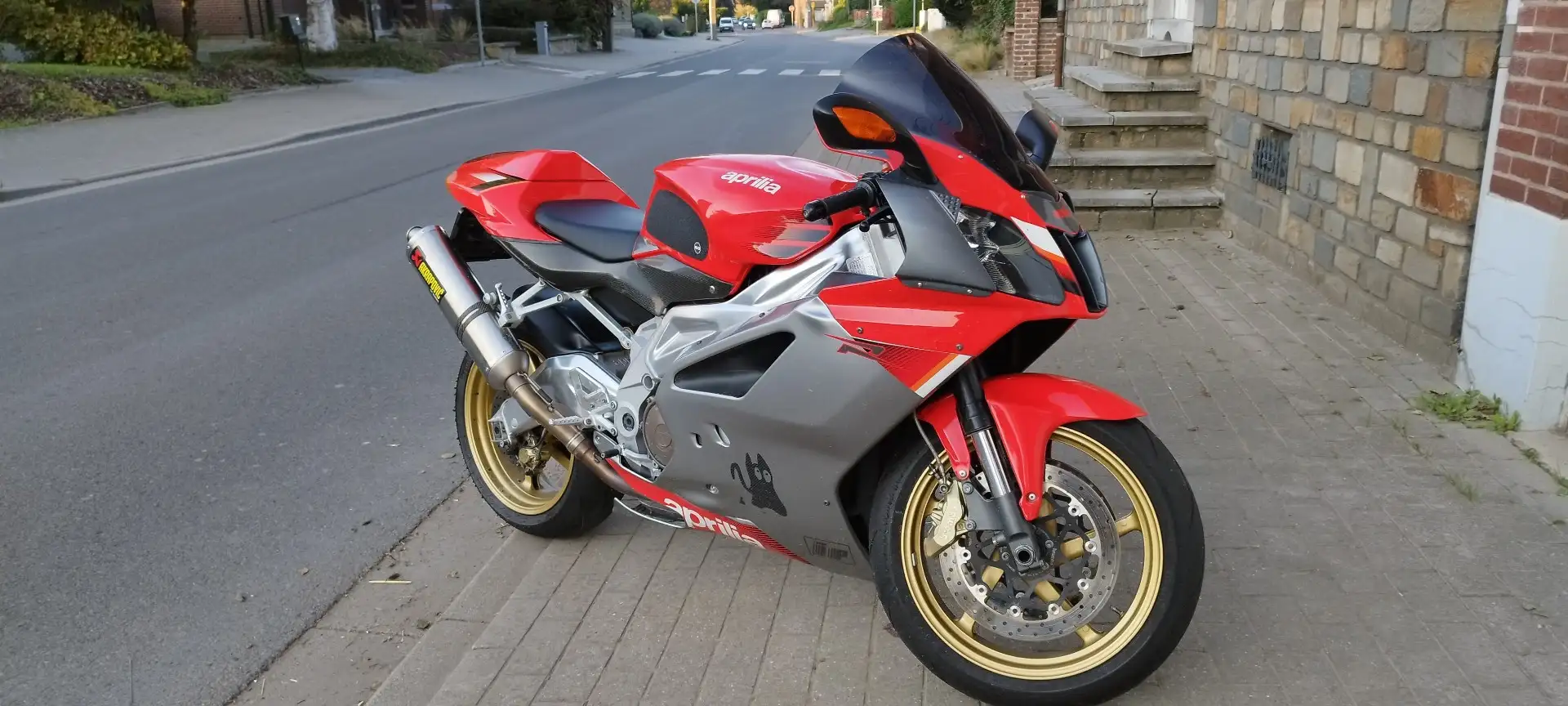 Aprilia RSV 1000 R fluored Szary - 2