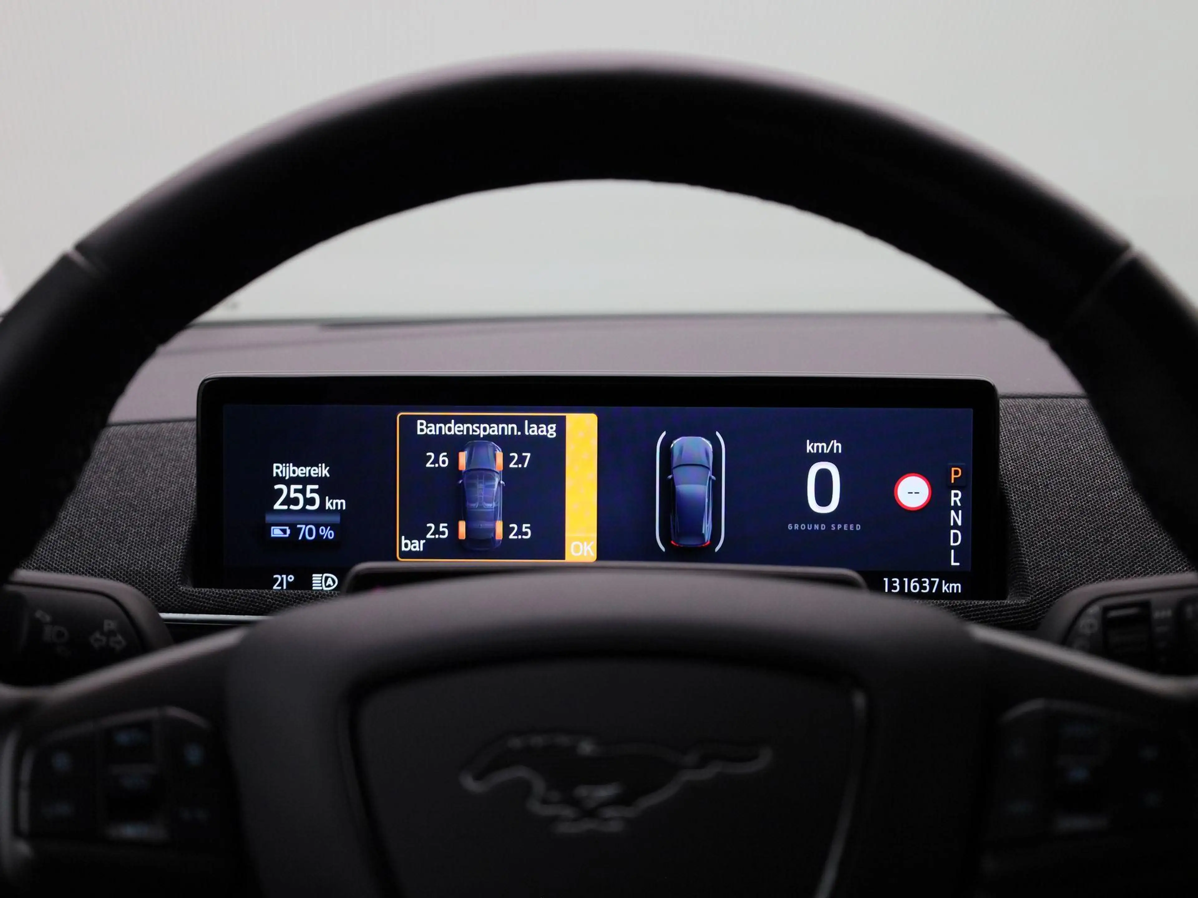 Ford Mustang Mach-E RWD 75 kWh — photo 8