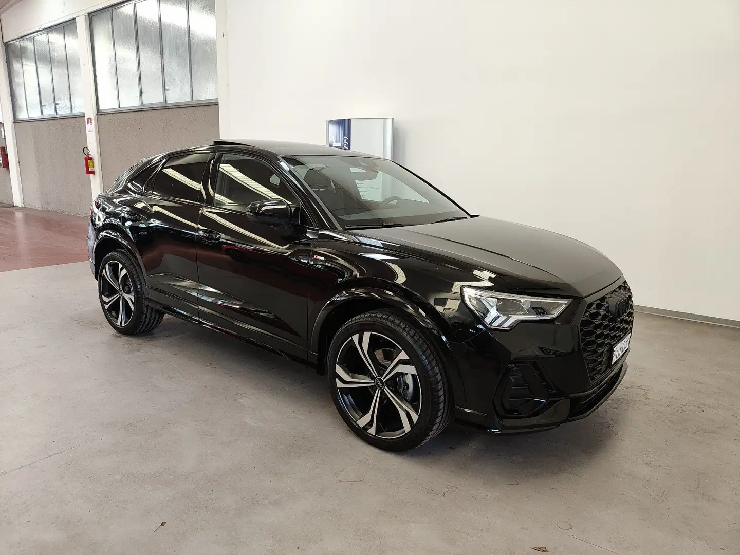 Audi Q3 Sportback 35 TDI S tronic S line edition Tetto 20" Schwarz - 2