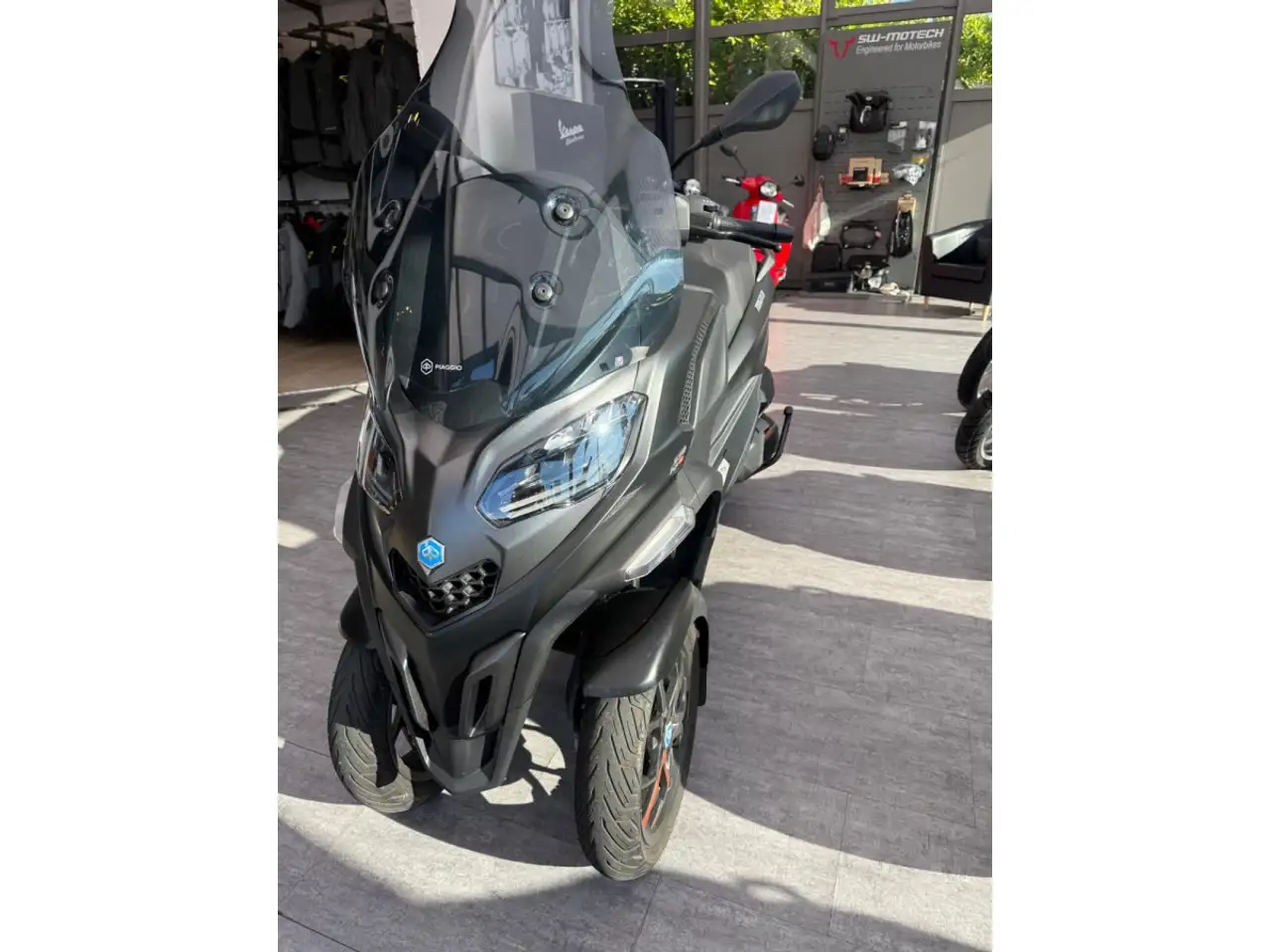 Piaggio MP3 530