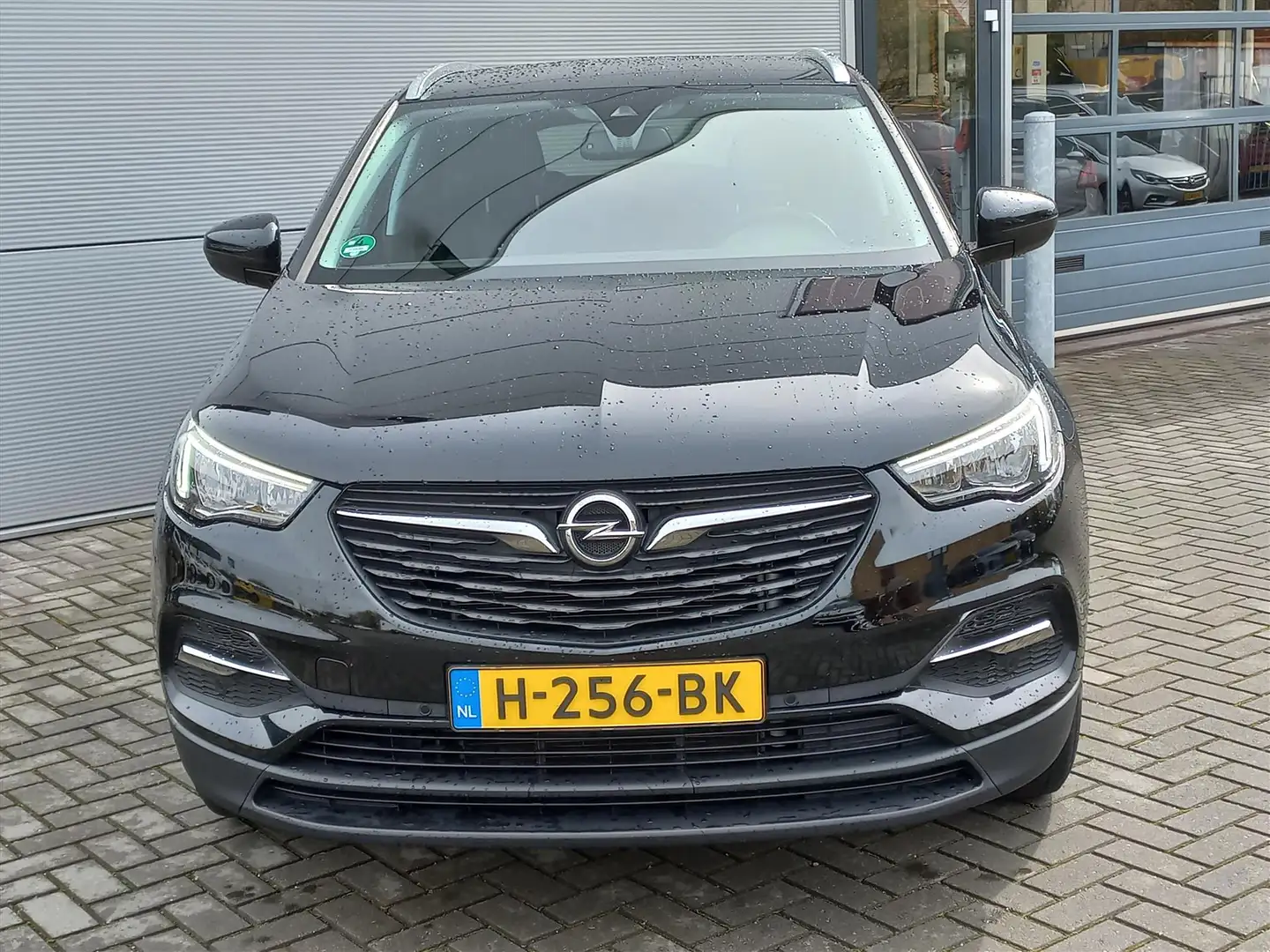 Opel Grandland X 1.2T 130pk BUSINESS+ | climate control | Navigatie Zwart - 2