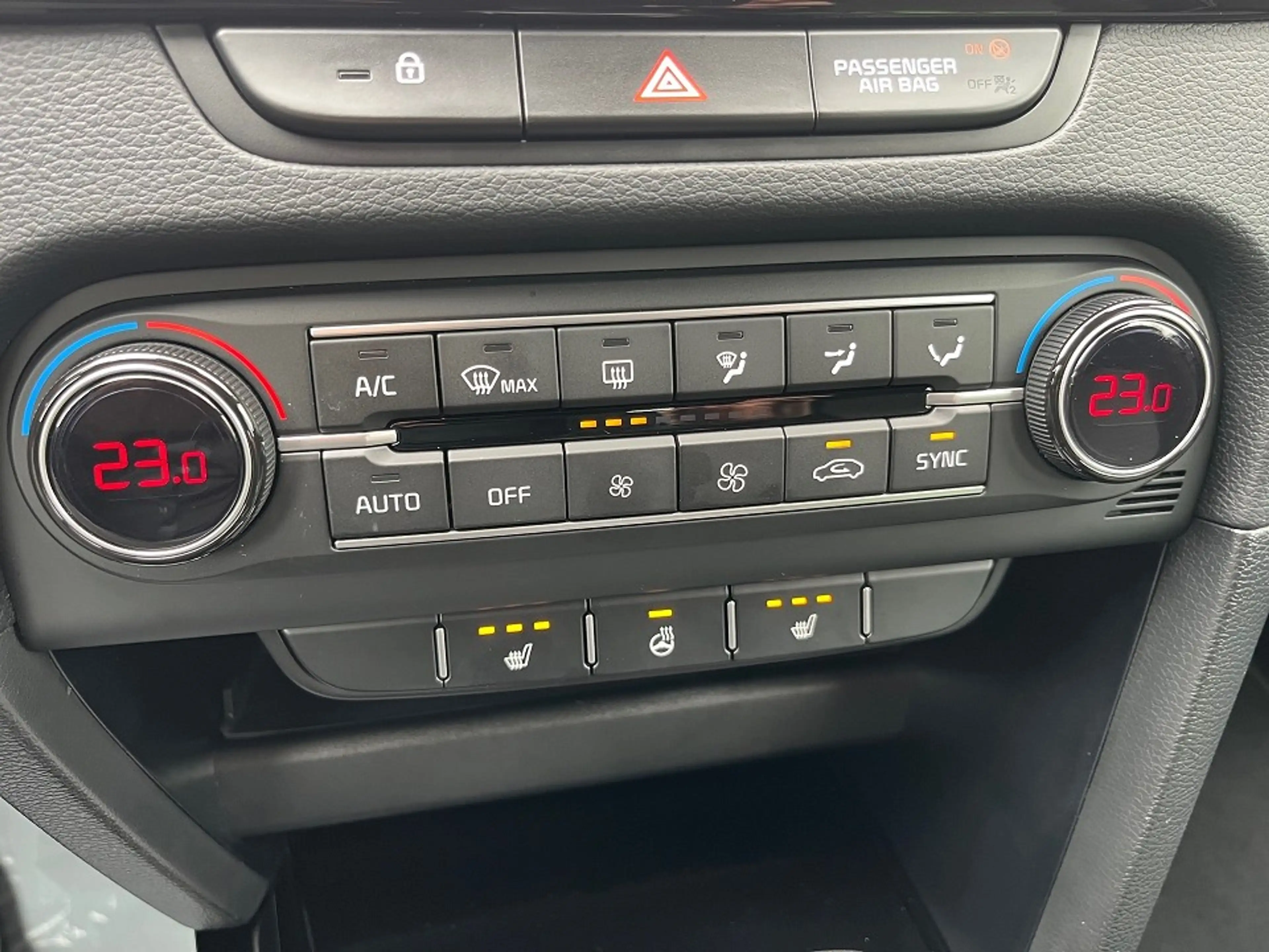 Kia Ceed / cee'd 1.5T DCT7 Vision Navi Kamera ACC Komfort-Paket — photo 10