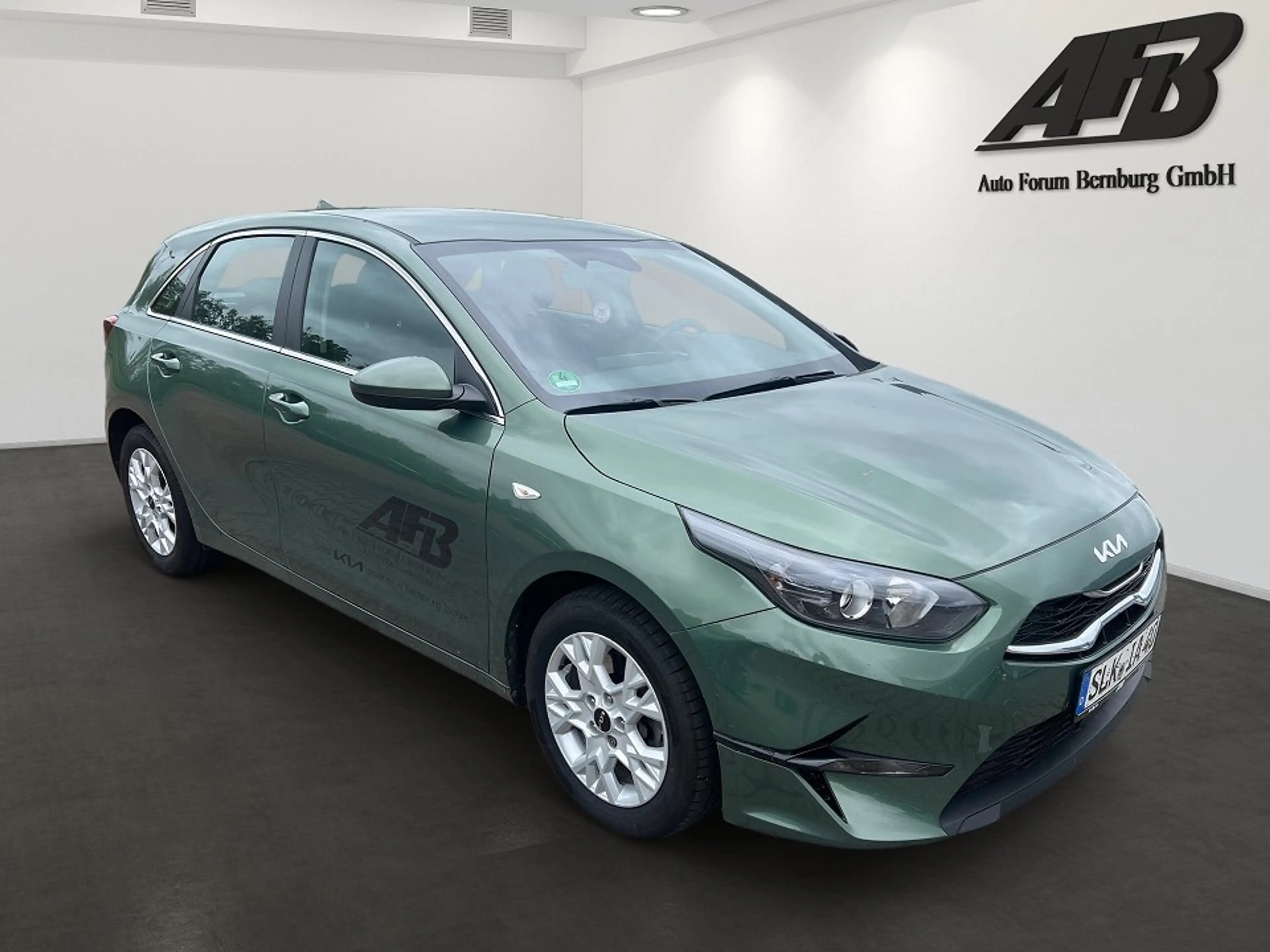 Kia Ceed / cee'd 1.5T DCT7 Vision Navi Kamera ACC Komfort-Paket — photo 2