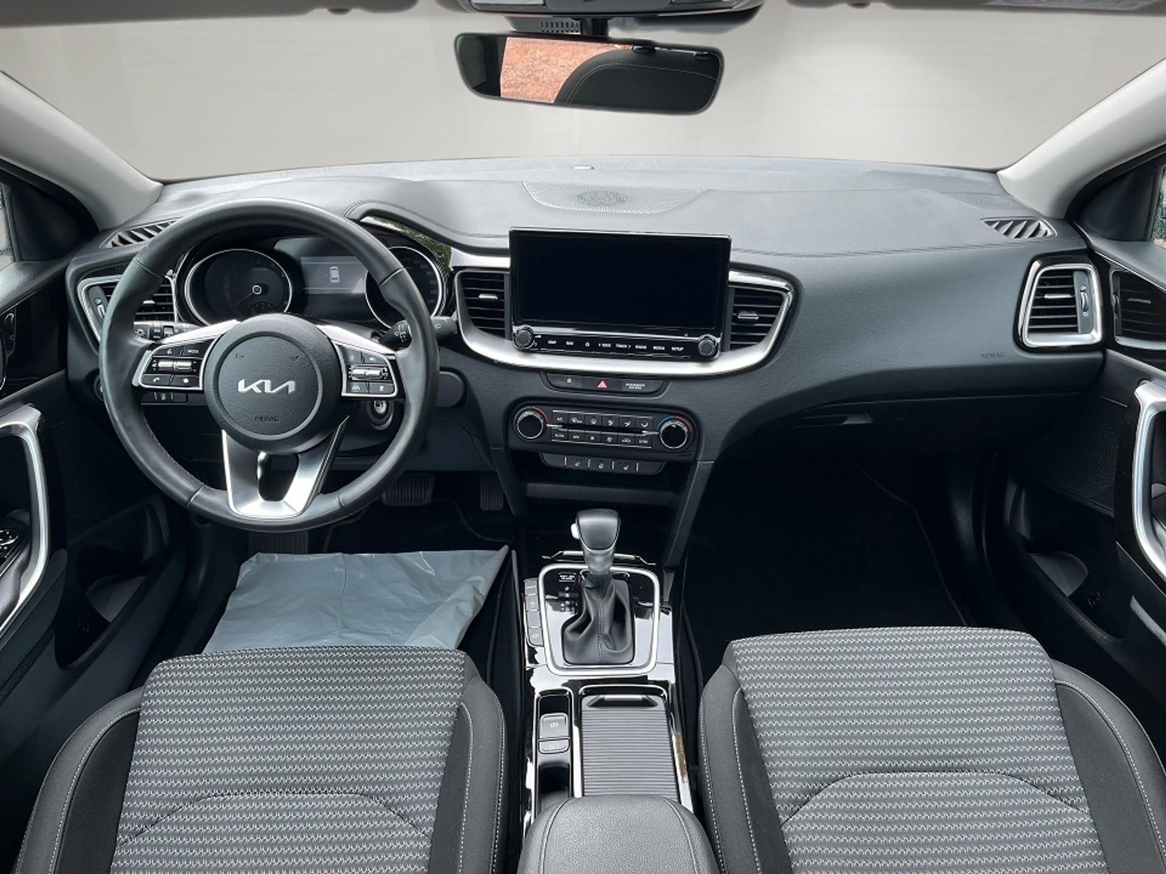 Kia Ceed / cee'd 1.5T DCT7 Vision Navi Kamera ACC Komfort-Paket — photo 7
