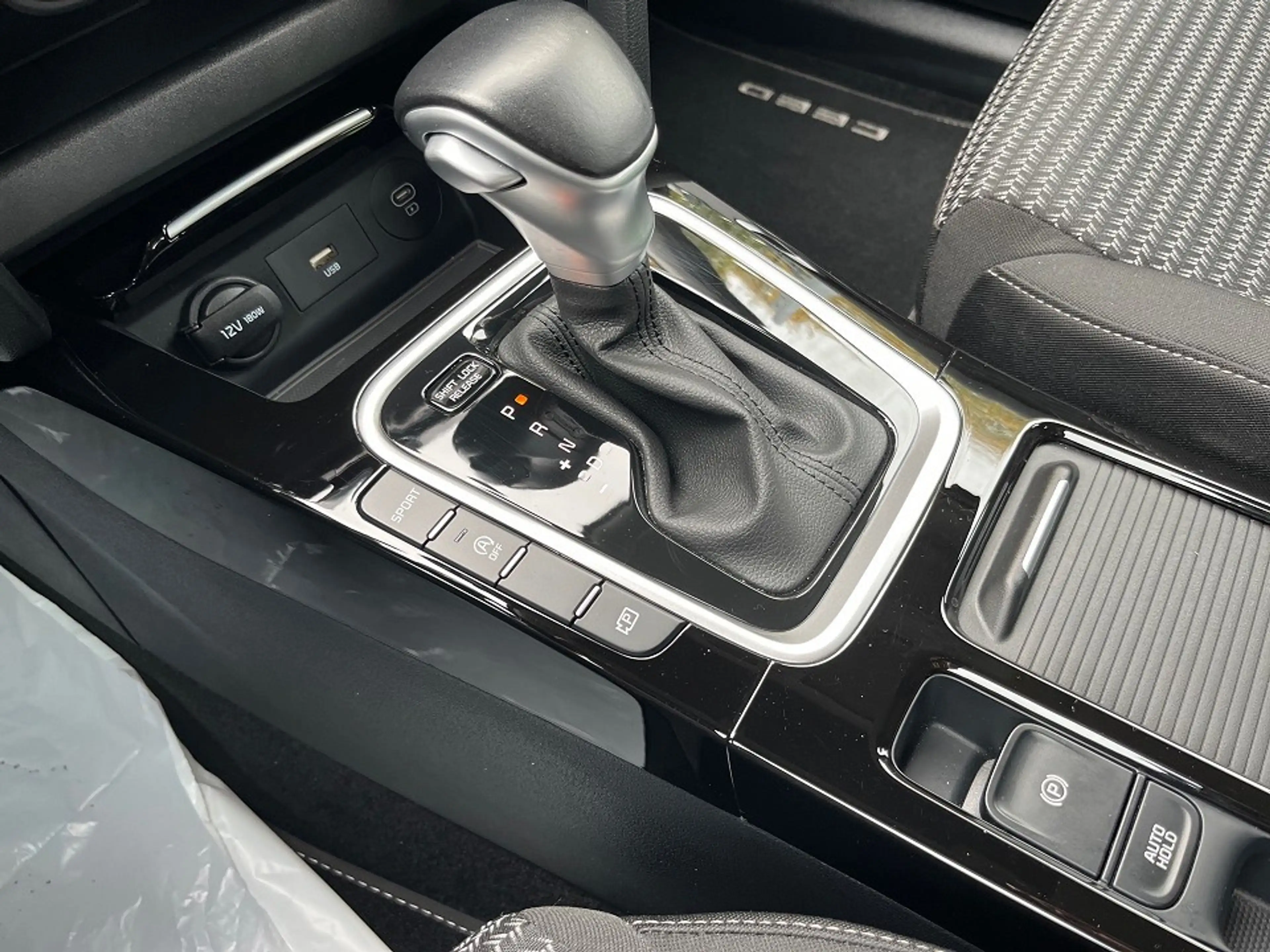 Kia Ceed / cee'd 1.5T DCT7 Vision Navi Kamera ACC Komfort-Paket — photo 11