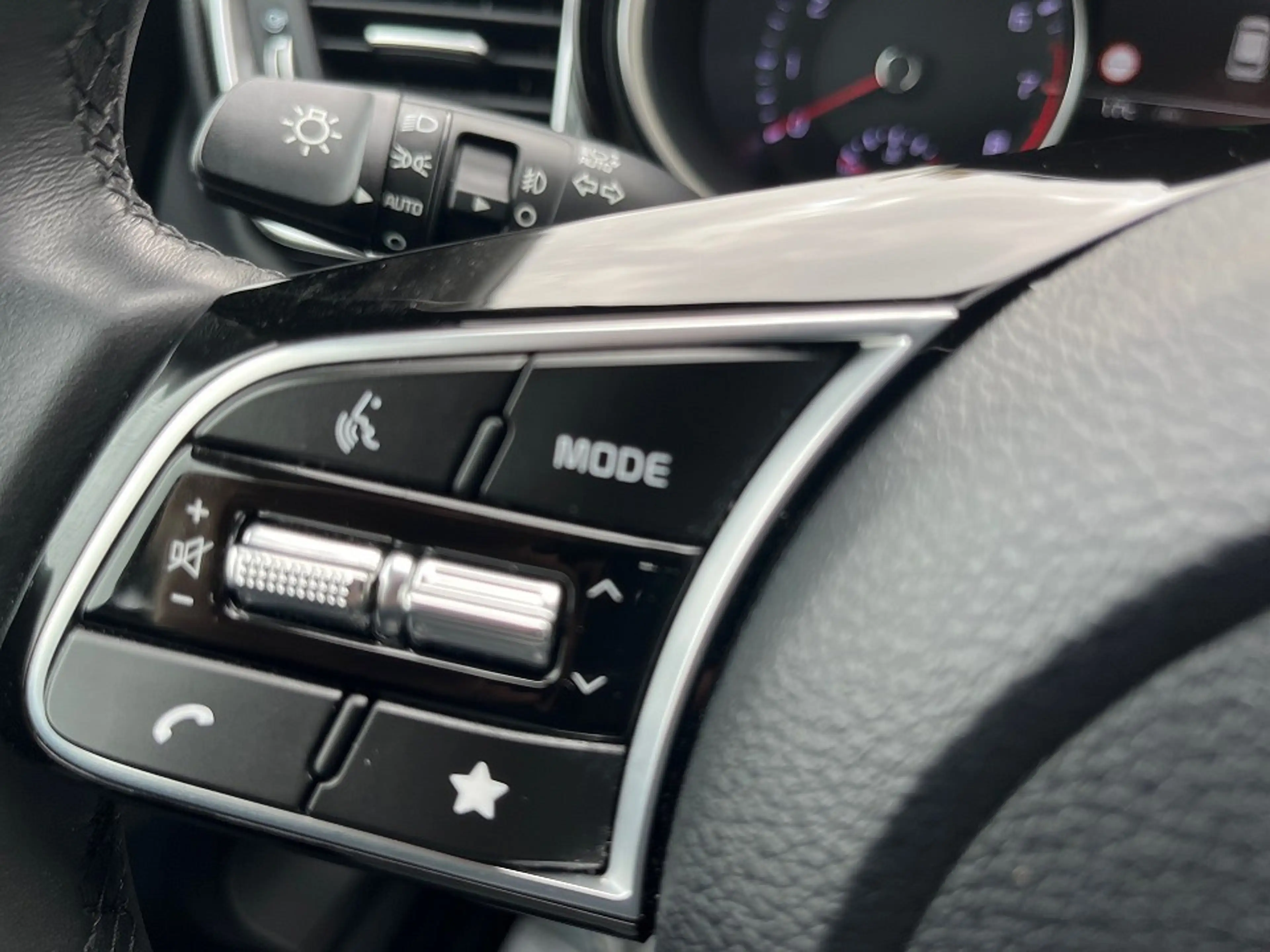 Kia Ceed / cee'd 1.5T DCT7 Vision Navi Kamera ACC Komfort-Paket — photo 13