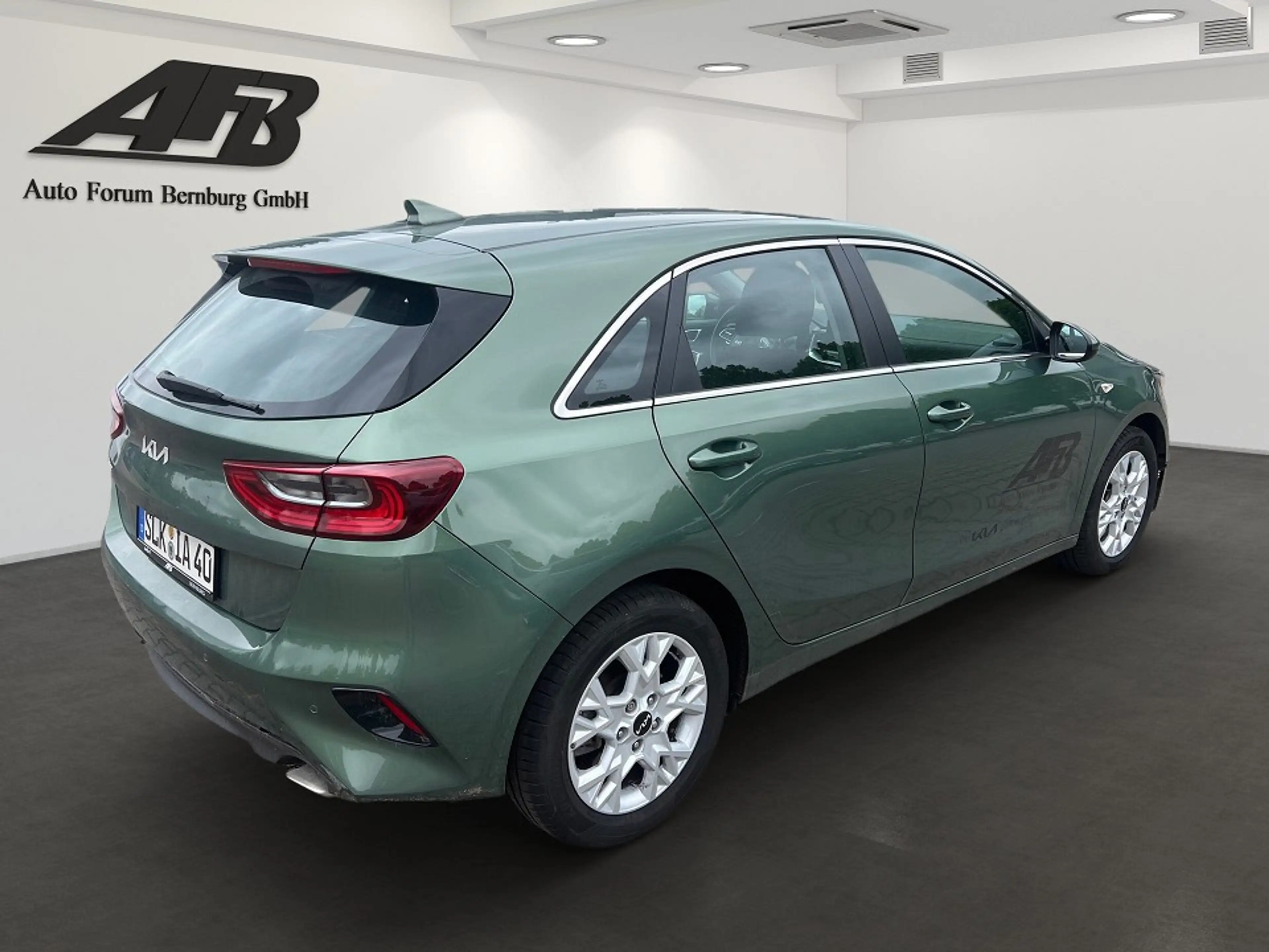 Kia Ceed / cee'd 1.5T DCT7 Vision Navi Kamera ACC Komfort-Paket — photo 3