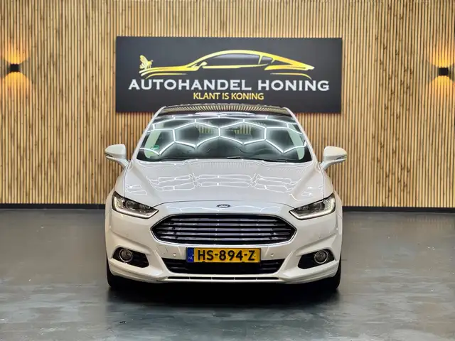 Ford Mondeo view 9
