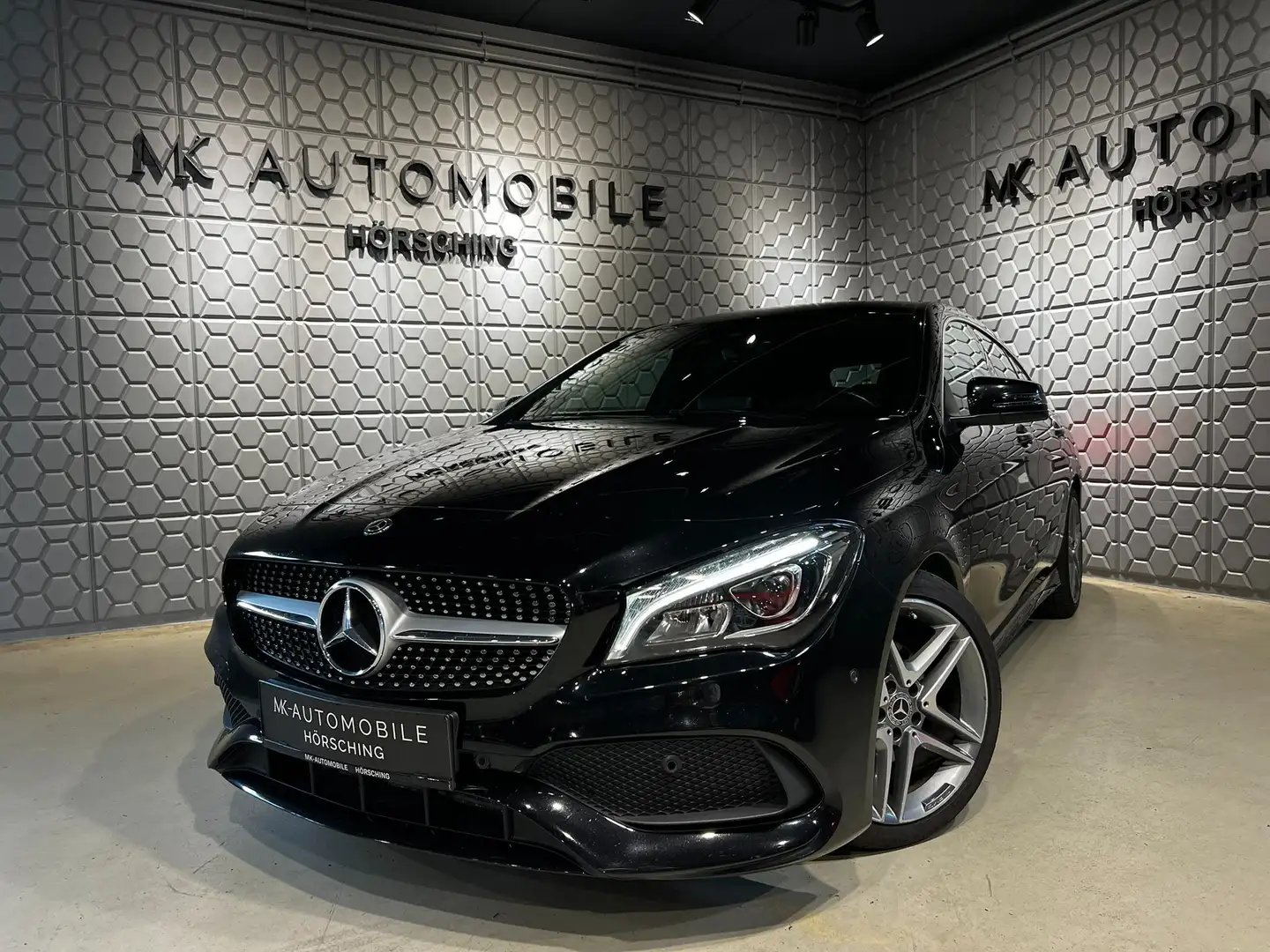 Mercedes-Benz CLA 200 CLA 200 CDI / AMG LINE * Noir - 1