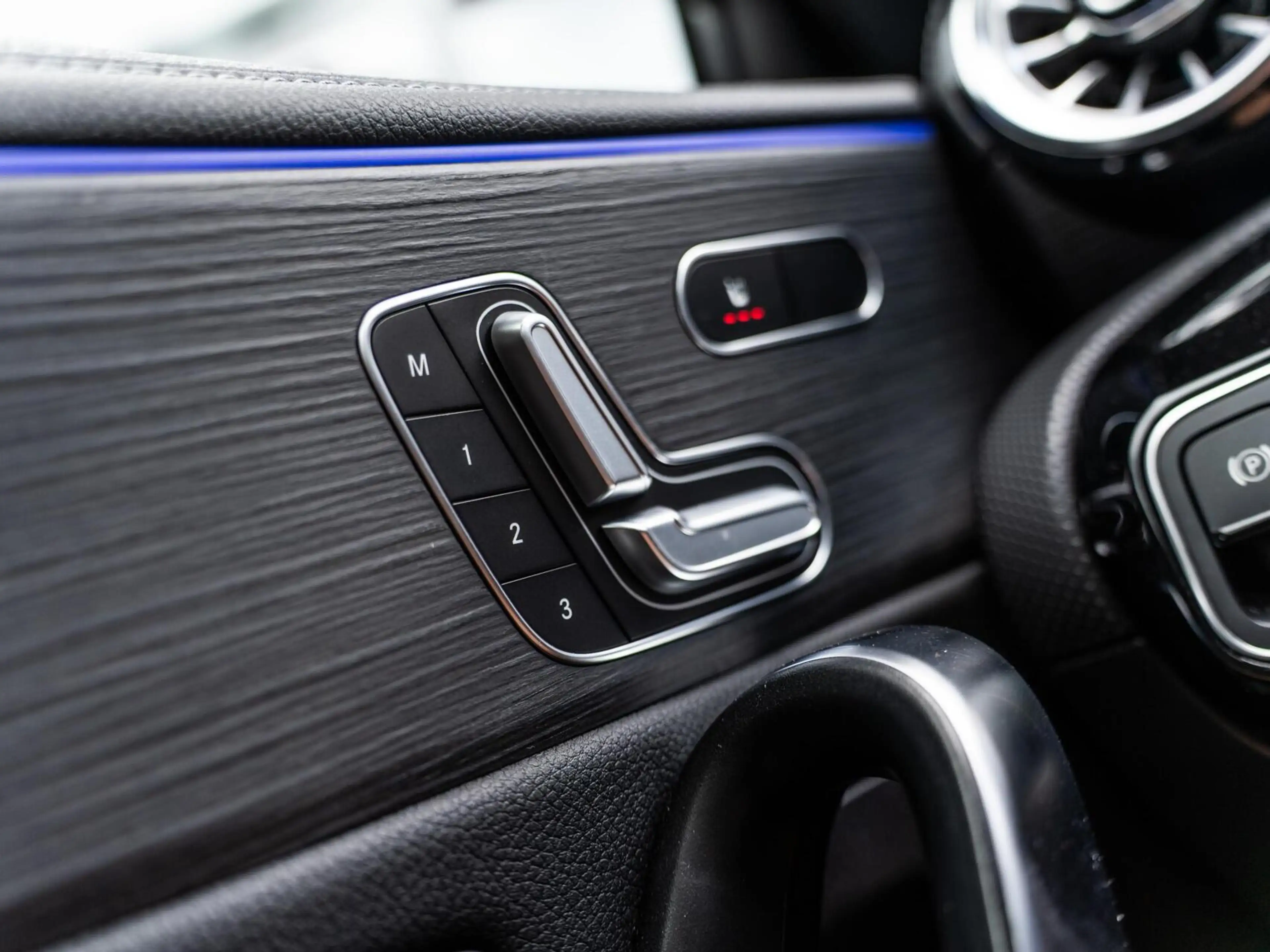 Mercedes-Benz A 35 AMG A35 4MATIC|PANO|BURMESTER|SFEER|ACC — photo 13