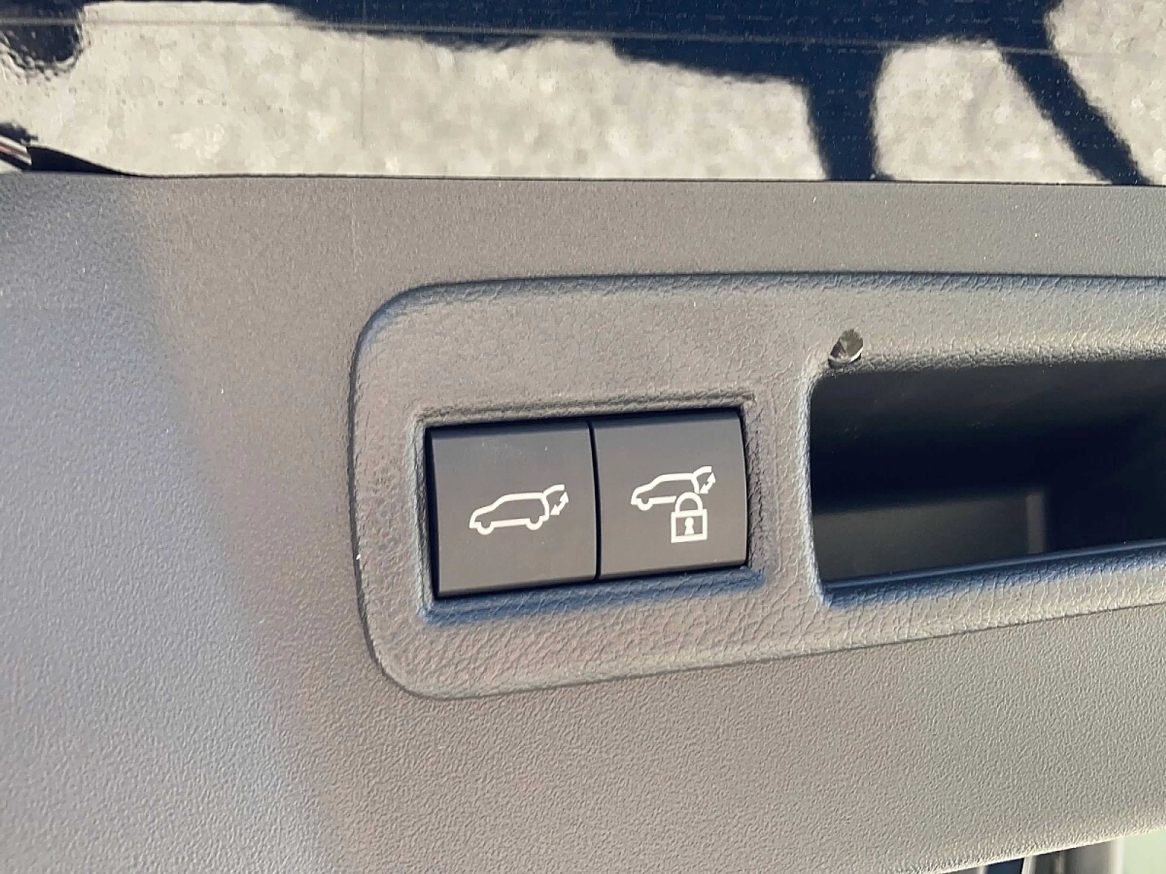 Toyota C-HR+ Elektro 77kWh AWD Lounge — photo 14