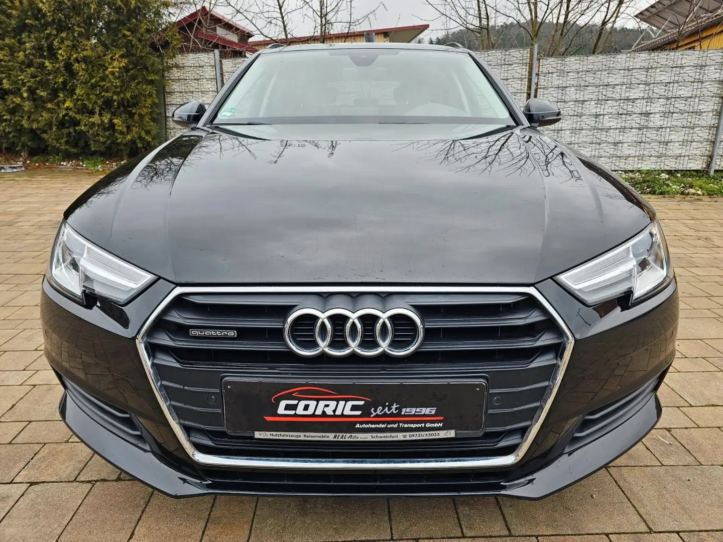 Audi A4 Avant quattro basis Schwarz - 1