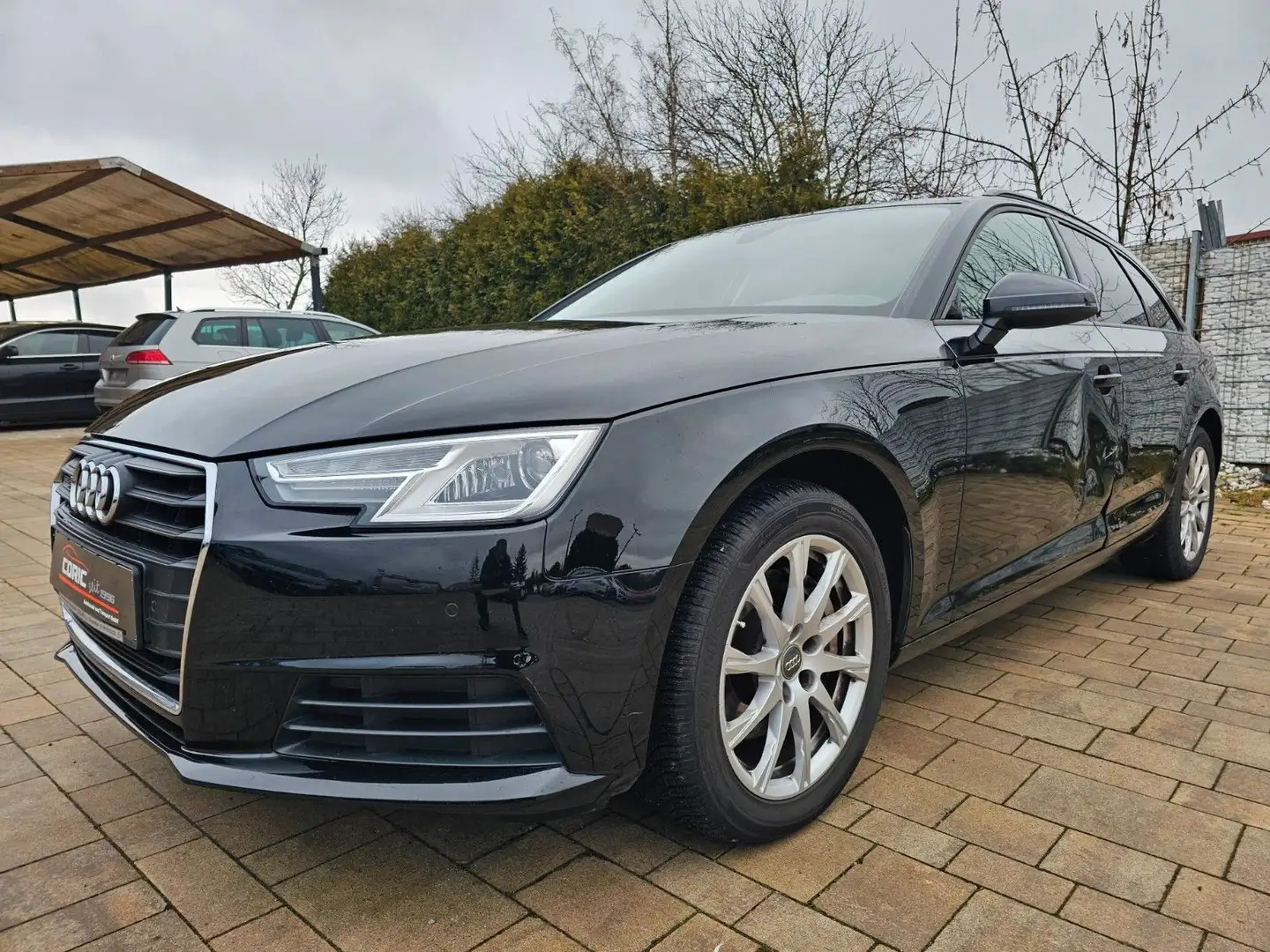 Audi A4 Avant quattro basis Schwarz - 2