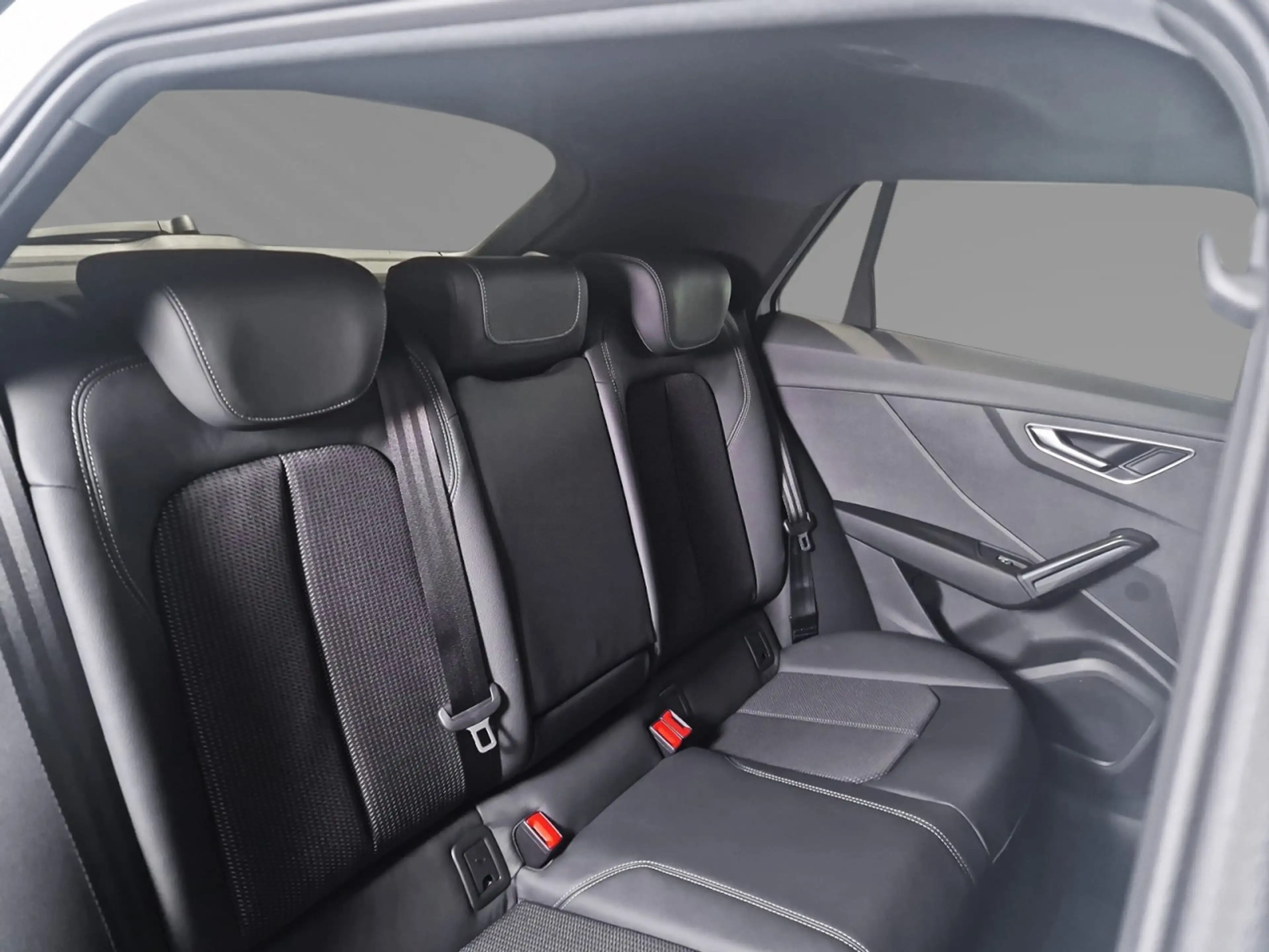 Audi Q2 35 TFSI S-line S-tronic Panaroma Navi+ Klima Navi — photo 8