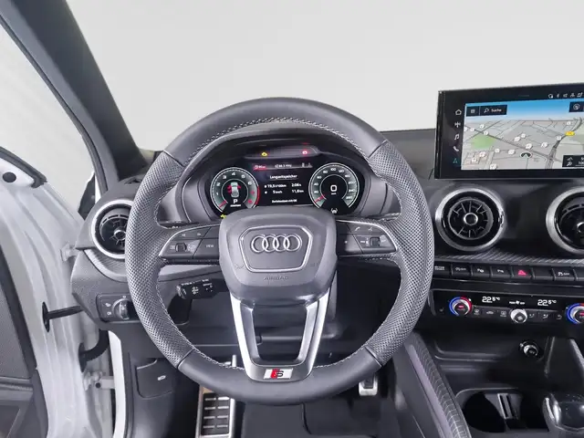 Audi Q2 view 13