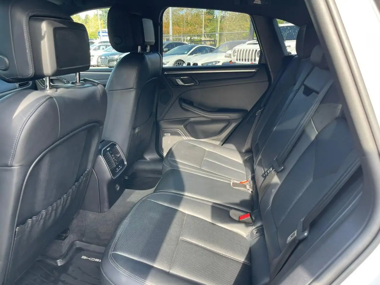 Porsche Macan снимка Porsche Macan