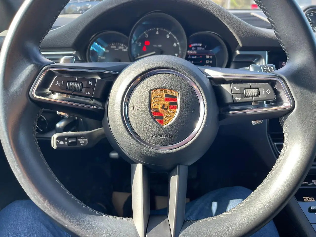 Porsche Macan снимка Porsche Macan