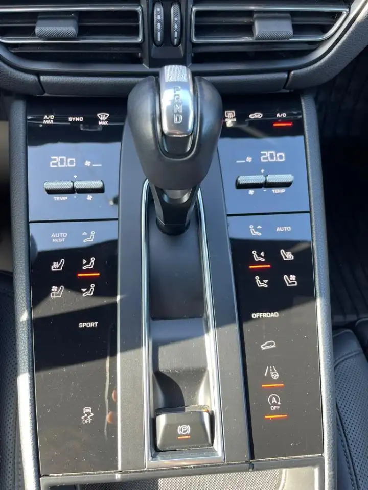 Porsche Macan снимка Porsche Macan