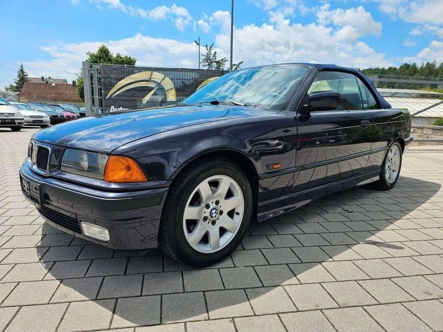 BMW 318 i Cabrio / TÜV Neu/ TOP ZUSTAND / ATM 77 Tkm Mauve - 1